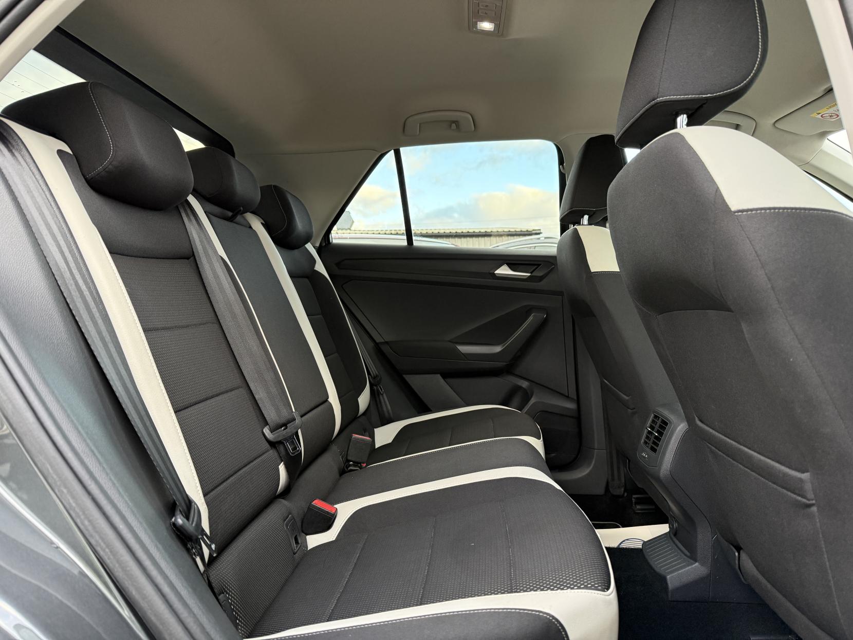 Volkswagen T-Roc 1.6 TDI SEL SUV 5dr Diesel Manual Euro 6 (s/s) (115 ps)