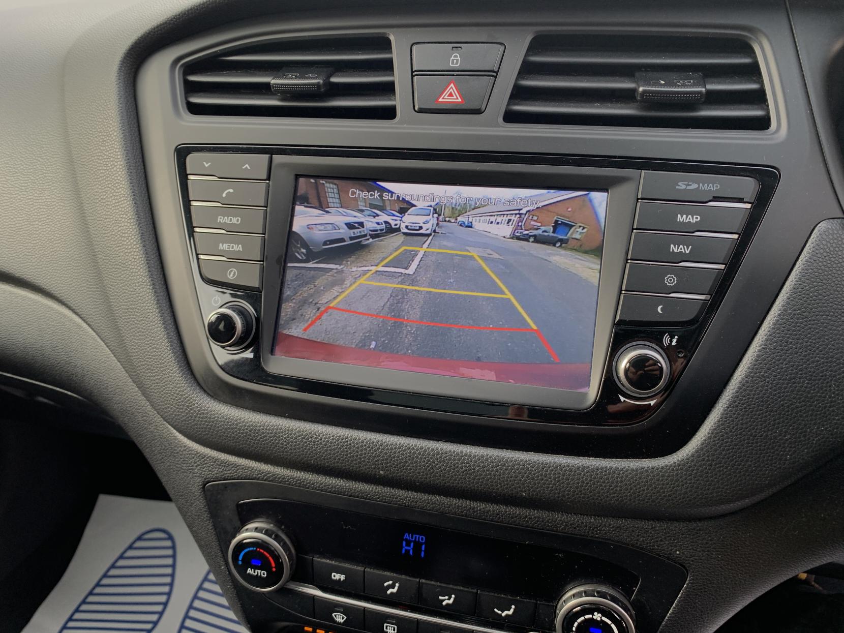 Hyundai i20 1.2 Premium SE Nav Hatchback 5dr Petrol Manual Euro 6 (84 ps)