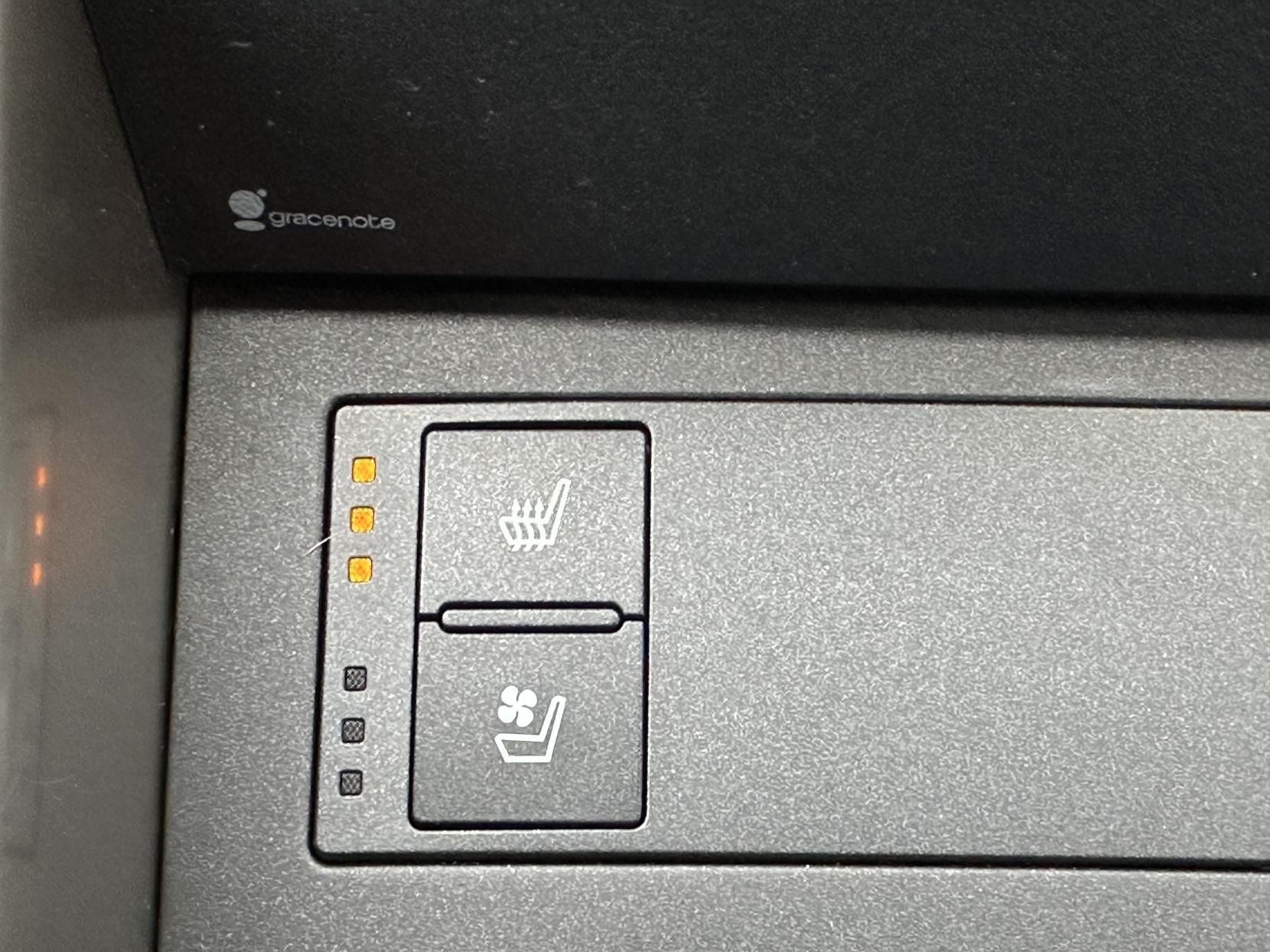 Lexus IS 2.5 300h Advance Saloon 4dr Petrol Hybrid E-CVT Euro 6 (s/s) (223 ps)