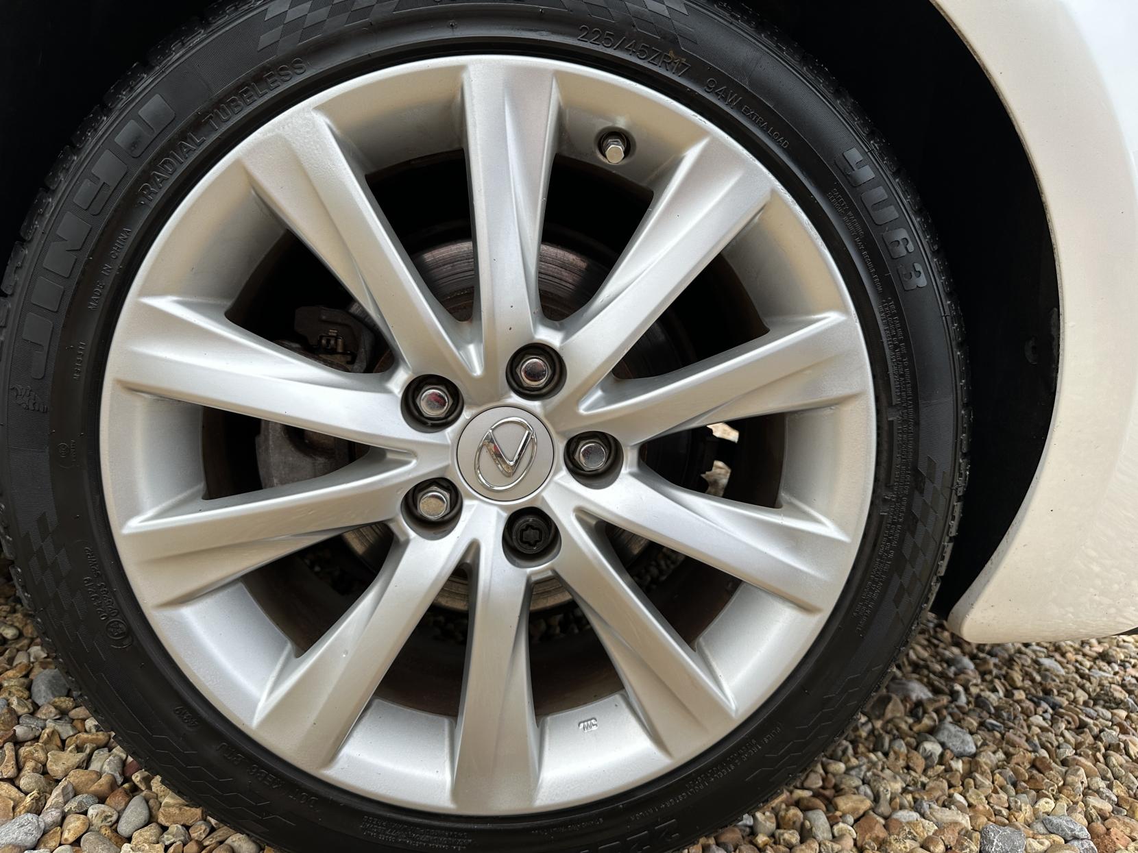 Lexus IS 2.5 300h Advance Saloon 4dr Petrol Hybrid E-CVT Euro 6 (s/s) (223 ps)