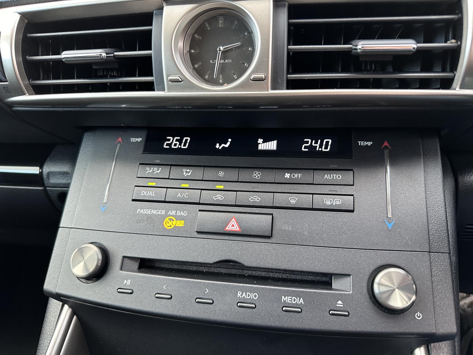 Lexus IS 2.5 300h Advance Saloon 4dr Petrol Hybrid E-CVT Euro 6 (s/s) (223 ps)