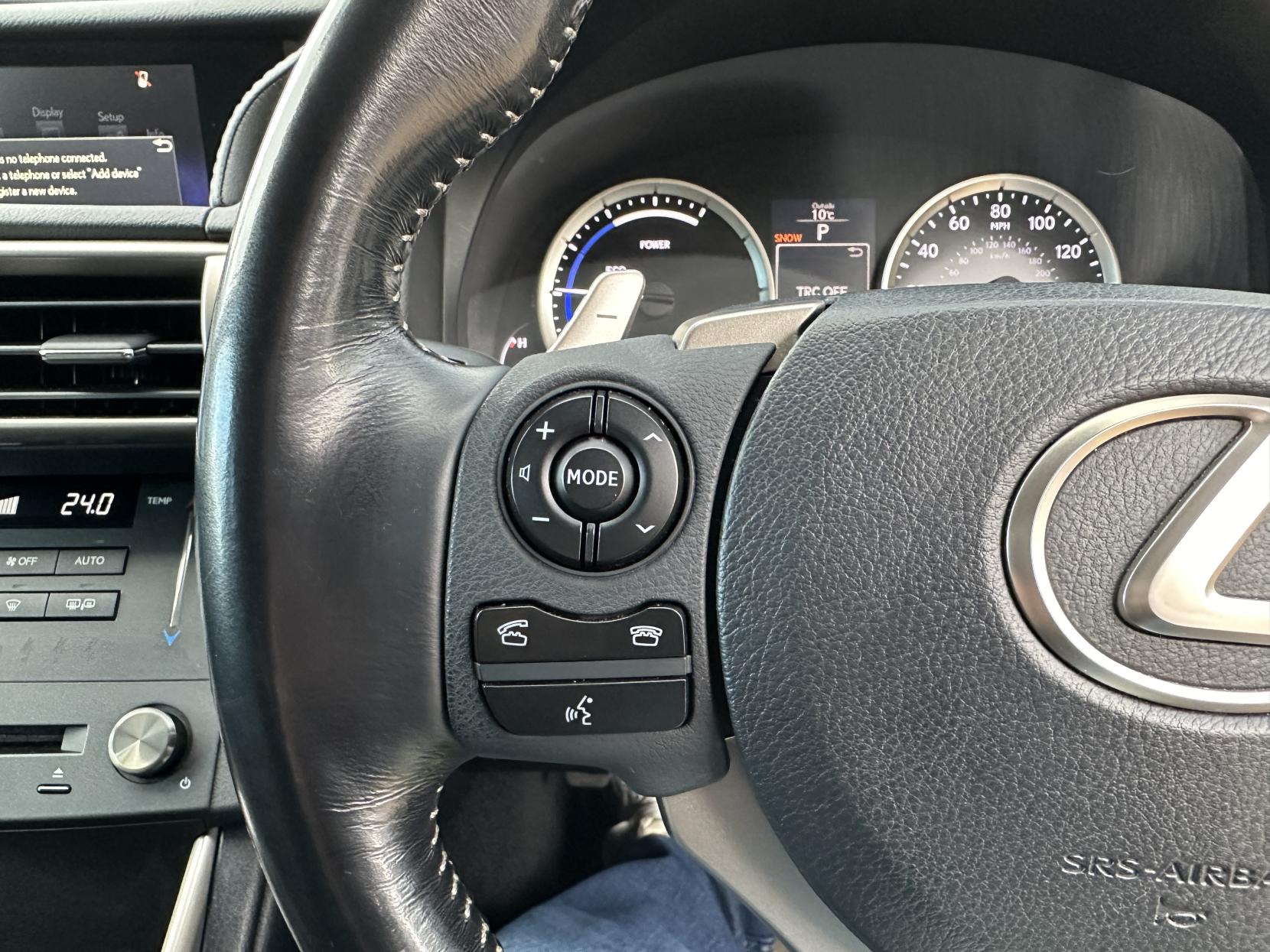 Lexus IS 2.5 300h Advance Saloon 4dr Petrol Hybrid E-CVT Euro 6 (s/s) (223 ps)