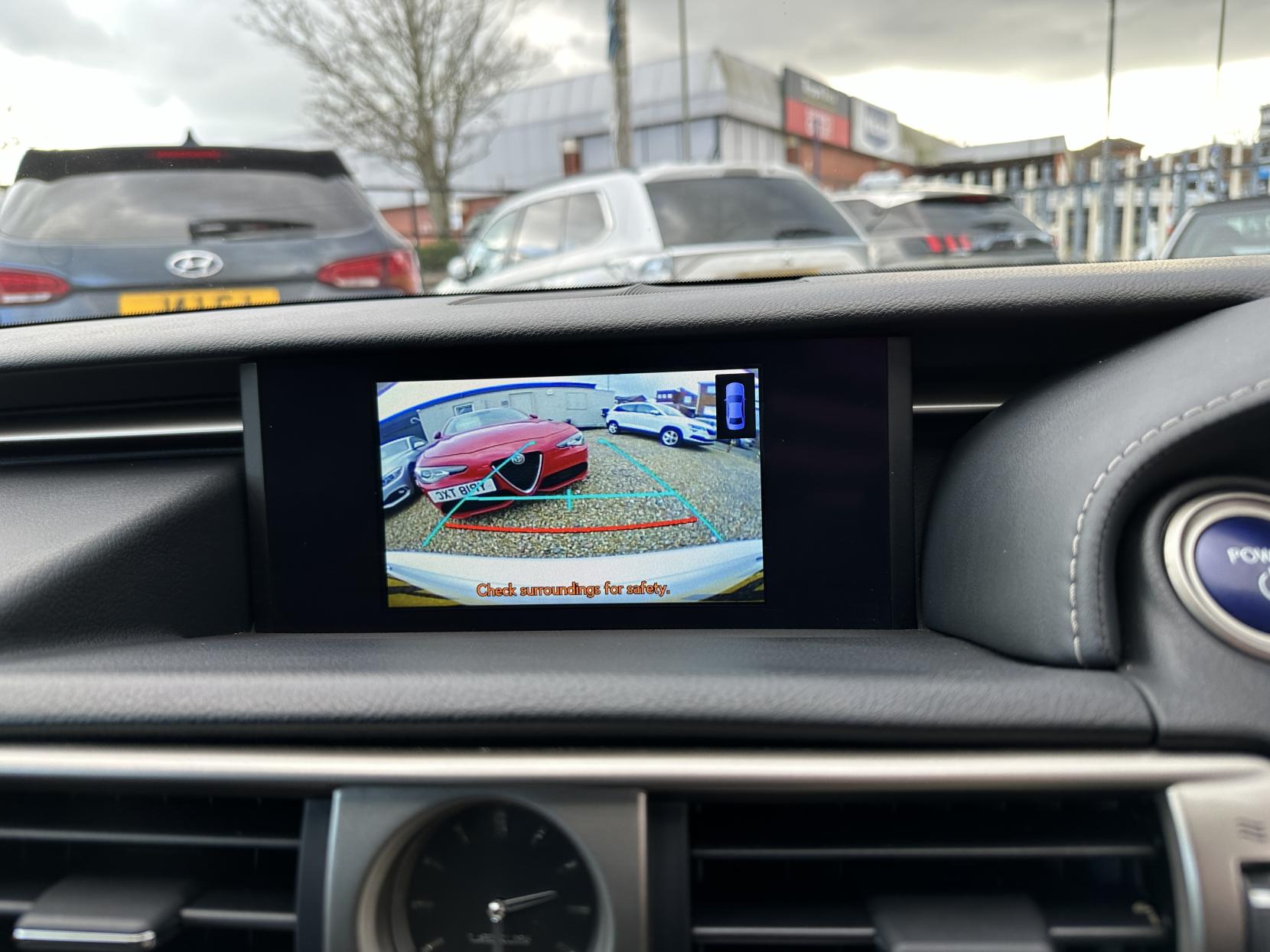 Lexus IS 2.5 300h Advance Saloon 4dr Petrol Hybrid E-CVT Euro 6 (s/s) (223 ps)