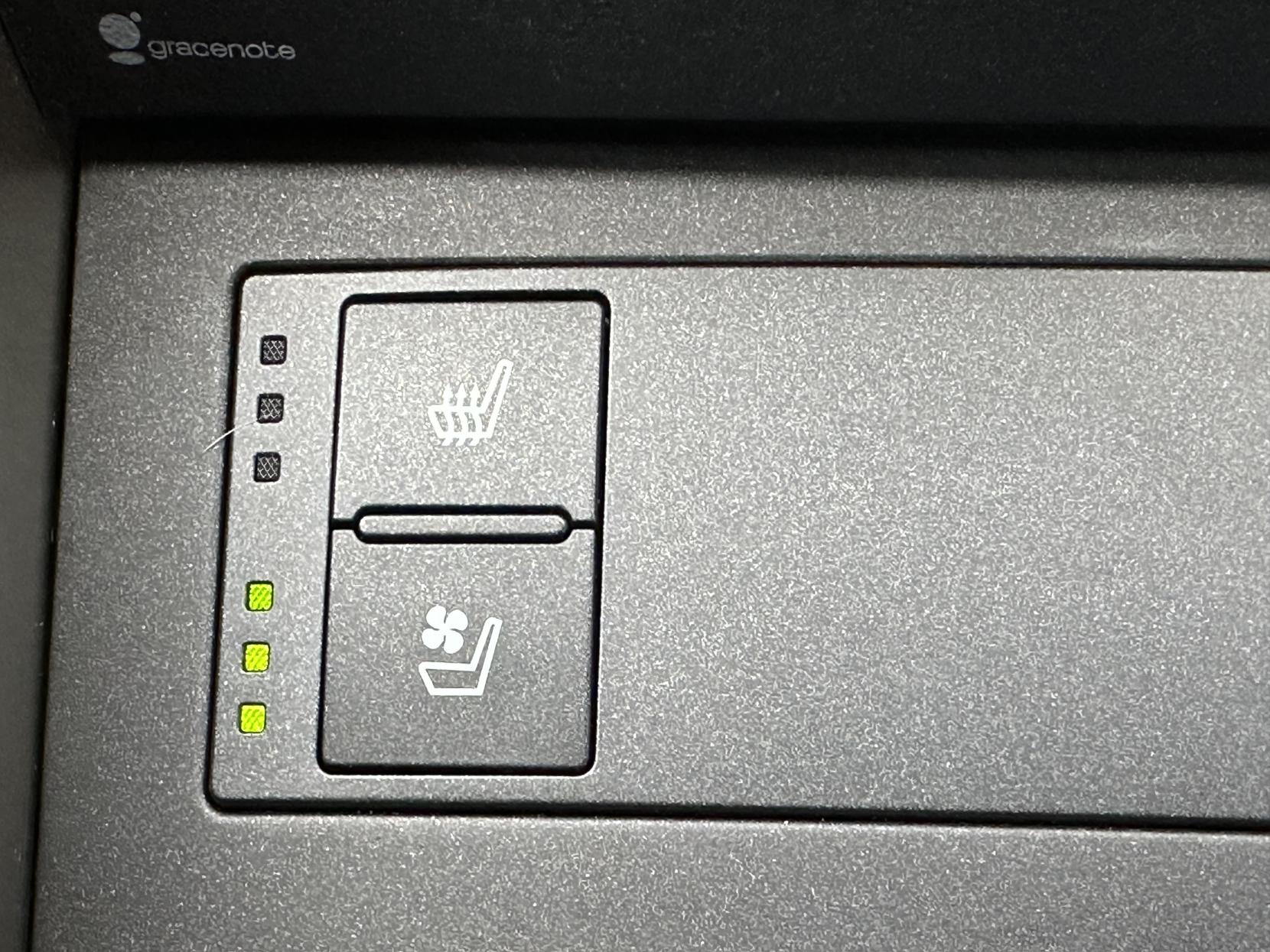 Lexus IS 2.5 300h Advance Saloon 4dr Petrol Hybrid E-CVT Euro 6 (s/s) (223 ps)