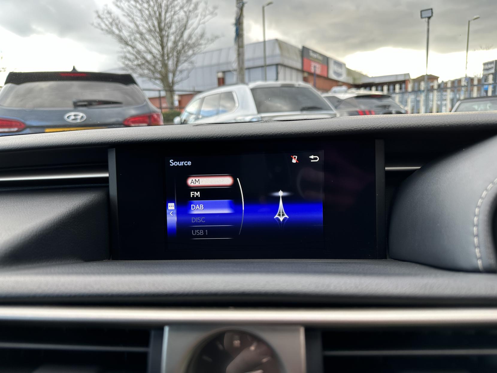 Lexus IS 2.5 300h Advance Saloon 4dr Petrol Hybrid E-CVT Euro 6 (s/s) (223 ps)