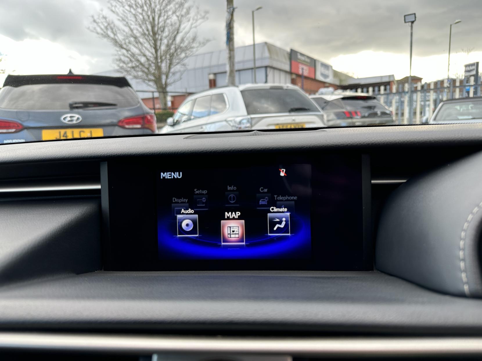 Lexus IS 2.5 300h Advance Saloon 4dr Petrol Hybrid E-CVT Euro 6 (s/s) (223 ps)