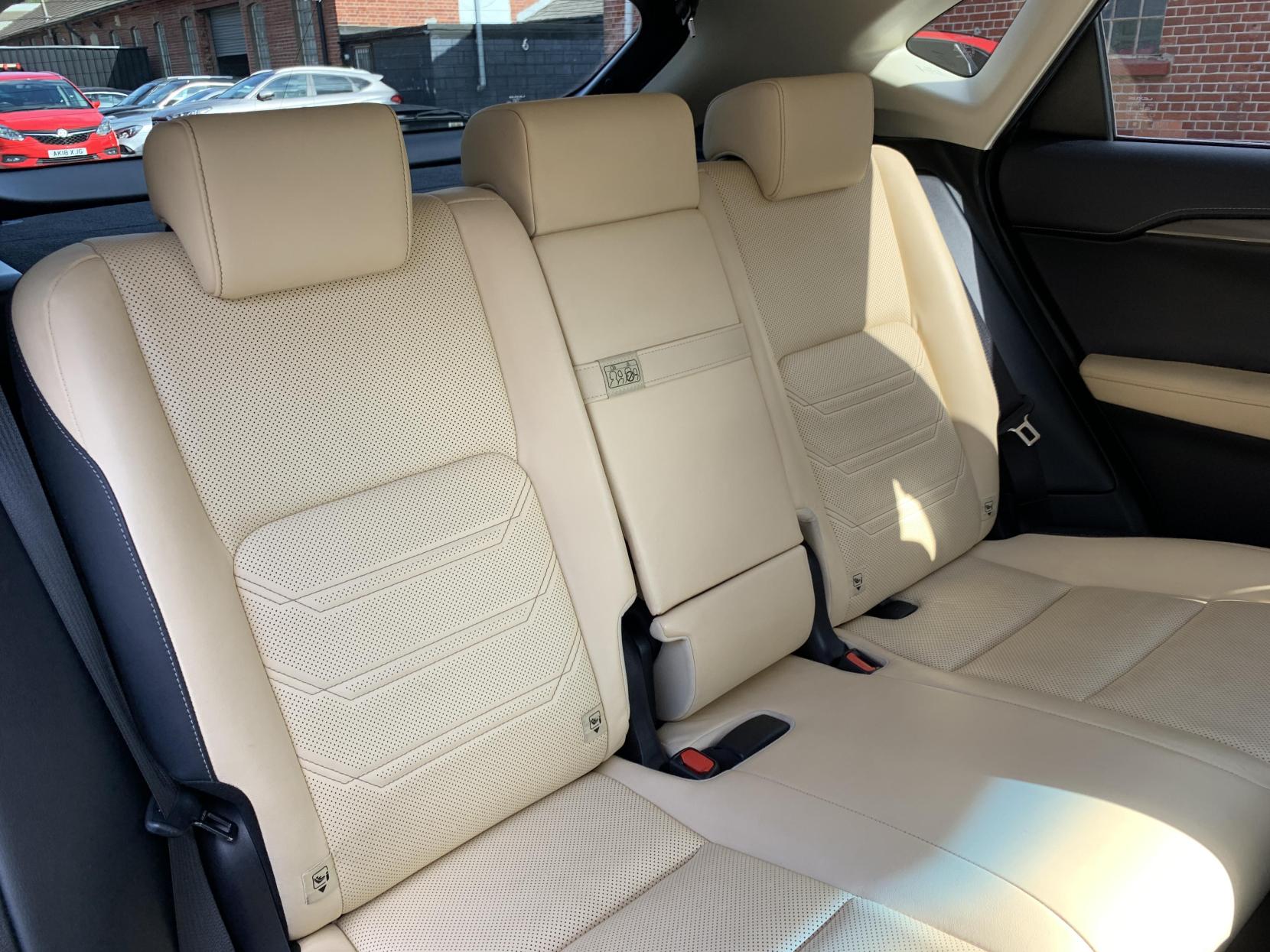 Lexus NX 2.5 300h Luxury SUV 5dr Petrol Hybrid E-CVT 4WD Euro 6 (s/s) (197 ps)