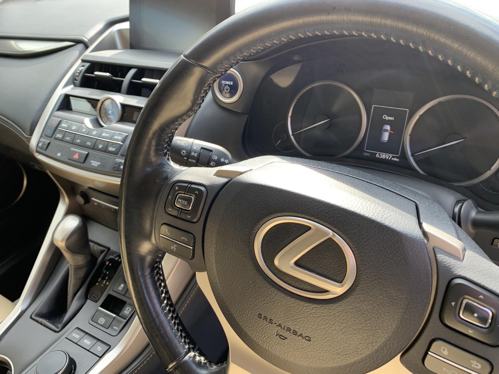 Lexus NX 2.5 300h Luxury SUV 5dr Petrol Hybrid E-CVT 4WD Euro 6 (s/s) (197 ps)