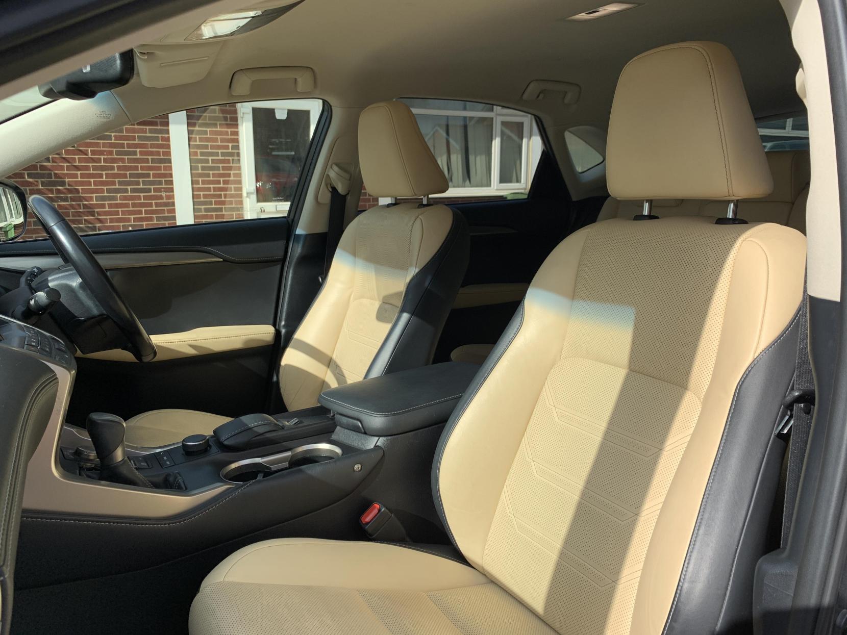 Lexus NX 2.5 300h Luxury SUV 5dr Petrol Hybrid E-CVT 4WD Euro 6 (s/s) (197 ps)
