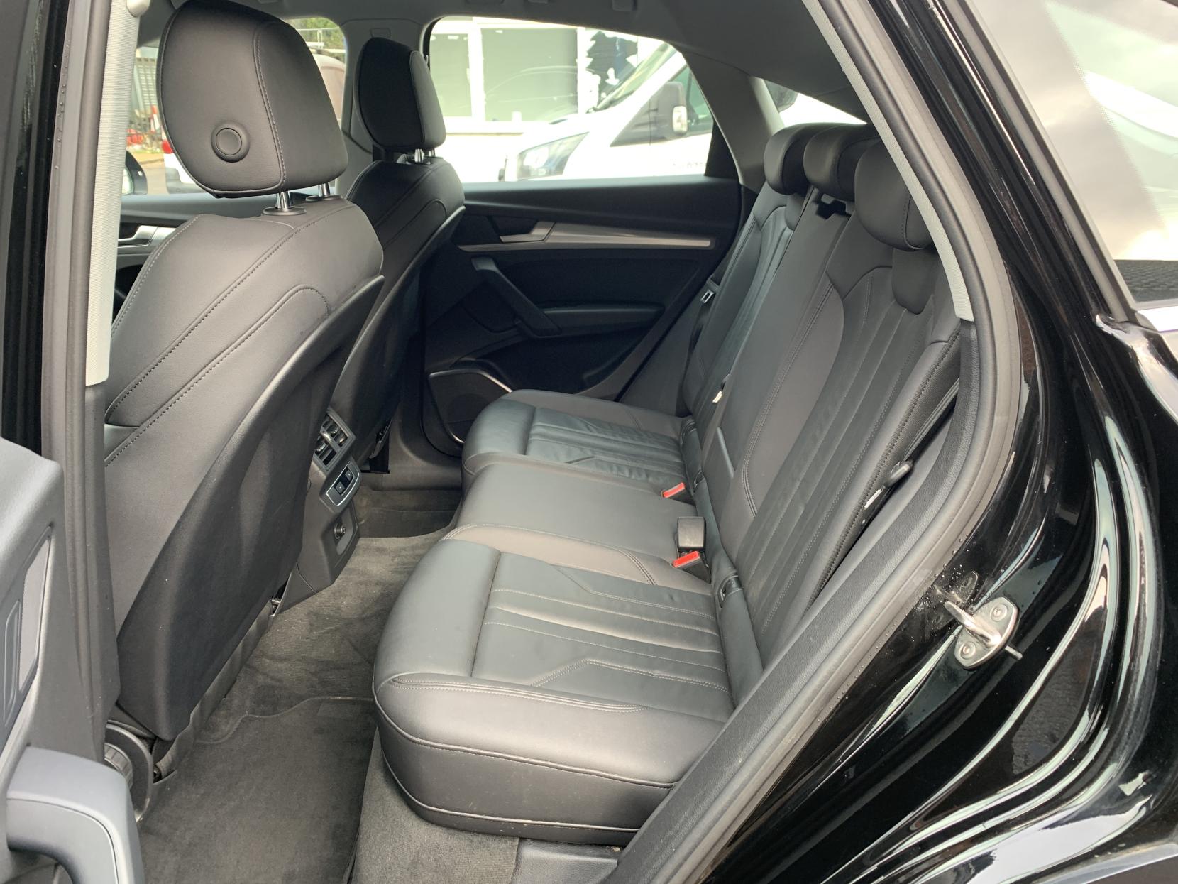 Audi Q5 2.0 TDI 40 Sport Sportback 5dr Diesel S Tronic quattro Euro 6 (s/s) (204 ps)