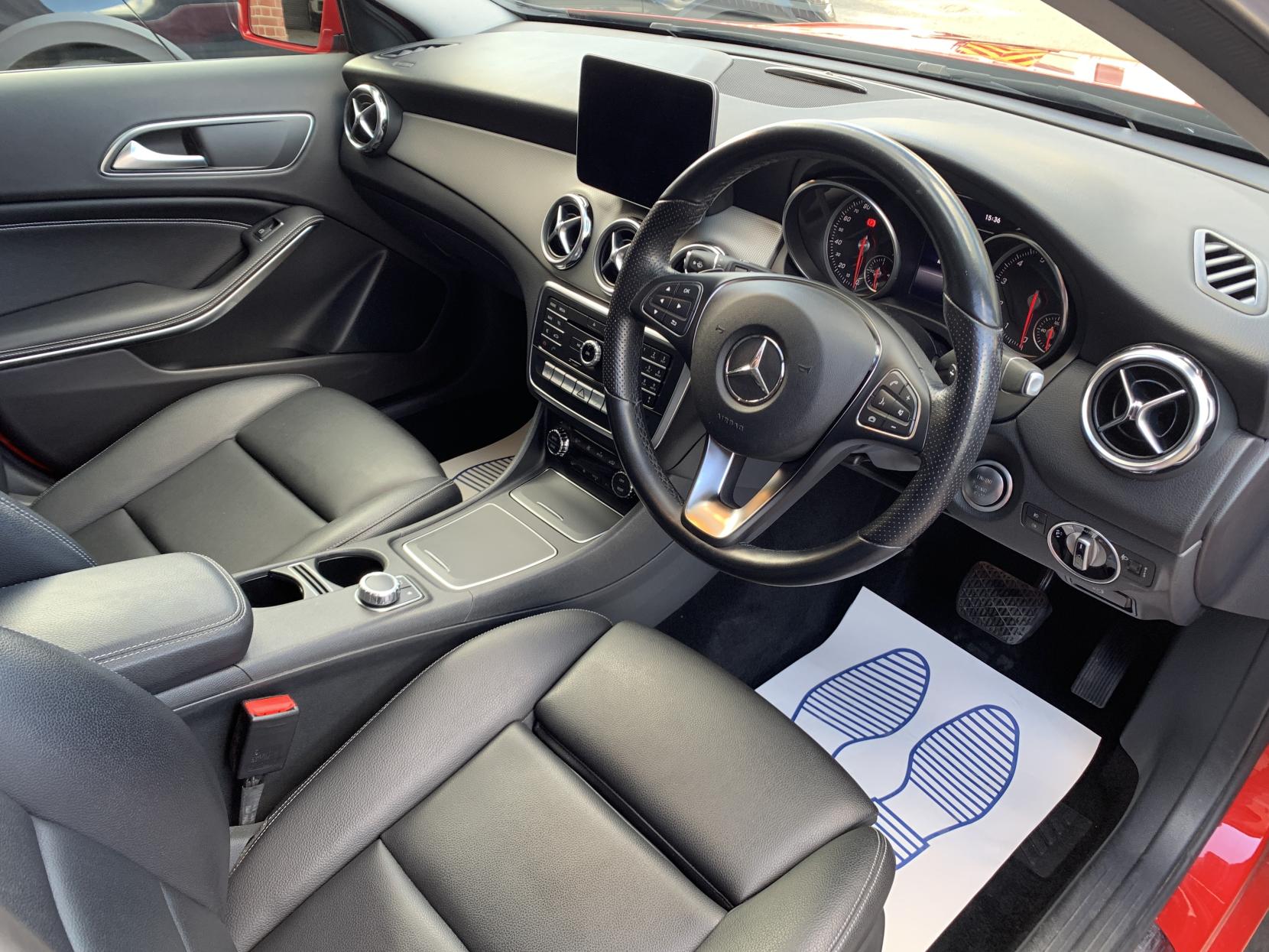 Mercedes-Benz GLA 1.6 GLA200 Sport (Executive) SUV 5dr Petrol 7G-DCT Euro 6 (s/s) (156 ps)