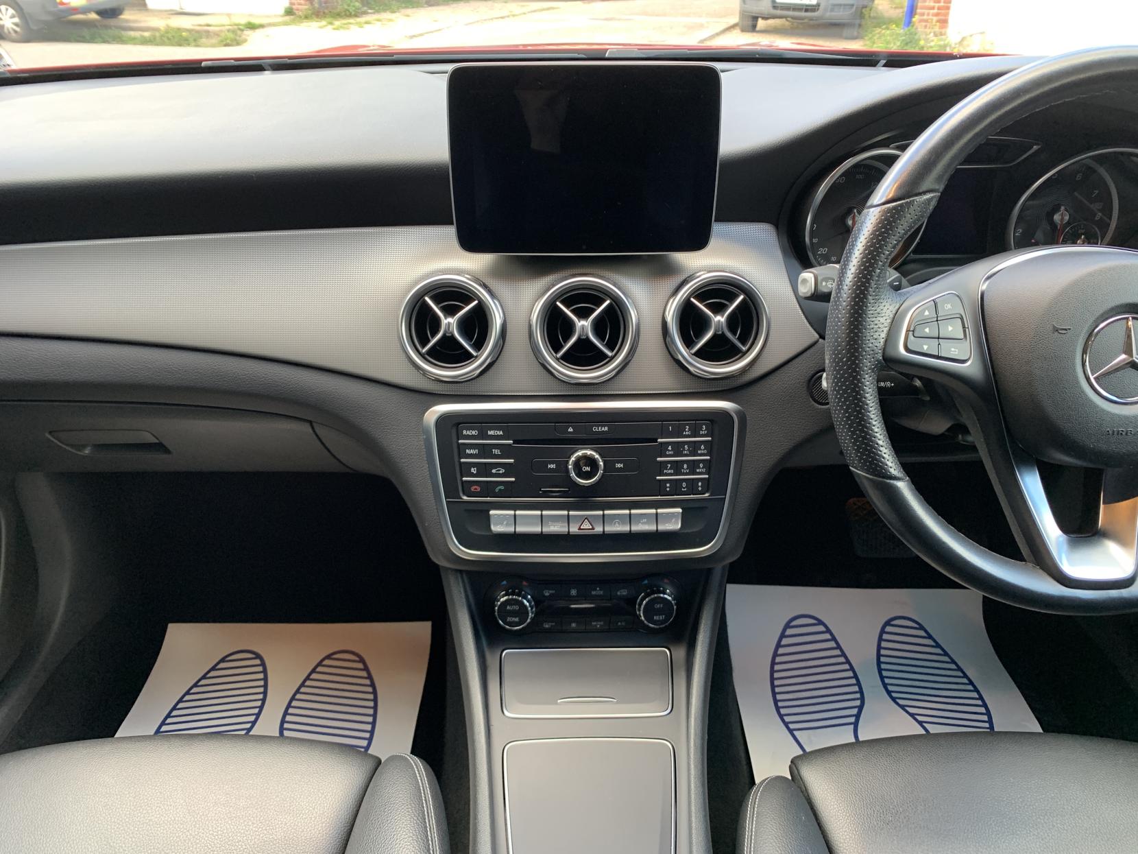 Mercedes-Benz GLA 1.6 GLA200 Sport (Executive) SUV 5dr Petrol 7G-DCT Euro 6 (s/s) (156 ps)