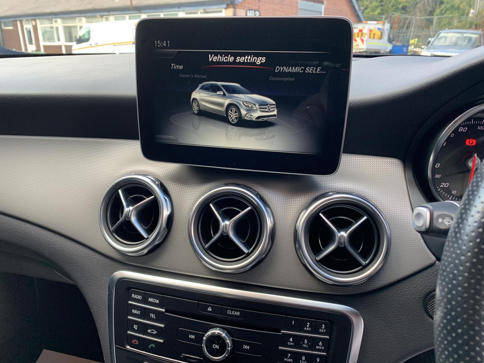 Mercedes-Benz GLA 1.6 GLA200 Sport (Executive) SUV 5dr Petrol 7G-DCT Euro 6 (s/s) (156 ps)