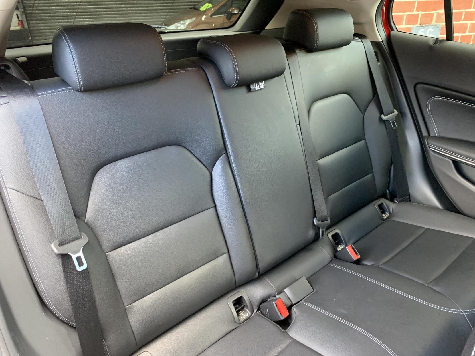 Mercedes-Benz GLA 1.6 GLA200 Sport (Executive) SUV 5dr Petrol 7G-DCT Euro 6 (s/s) (156 ps)