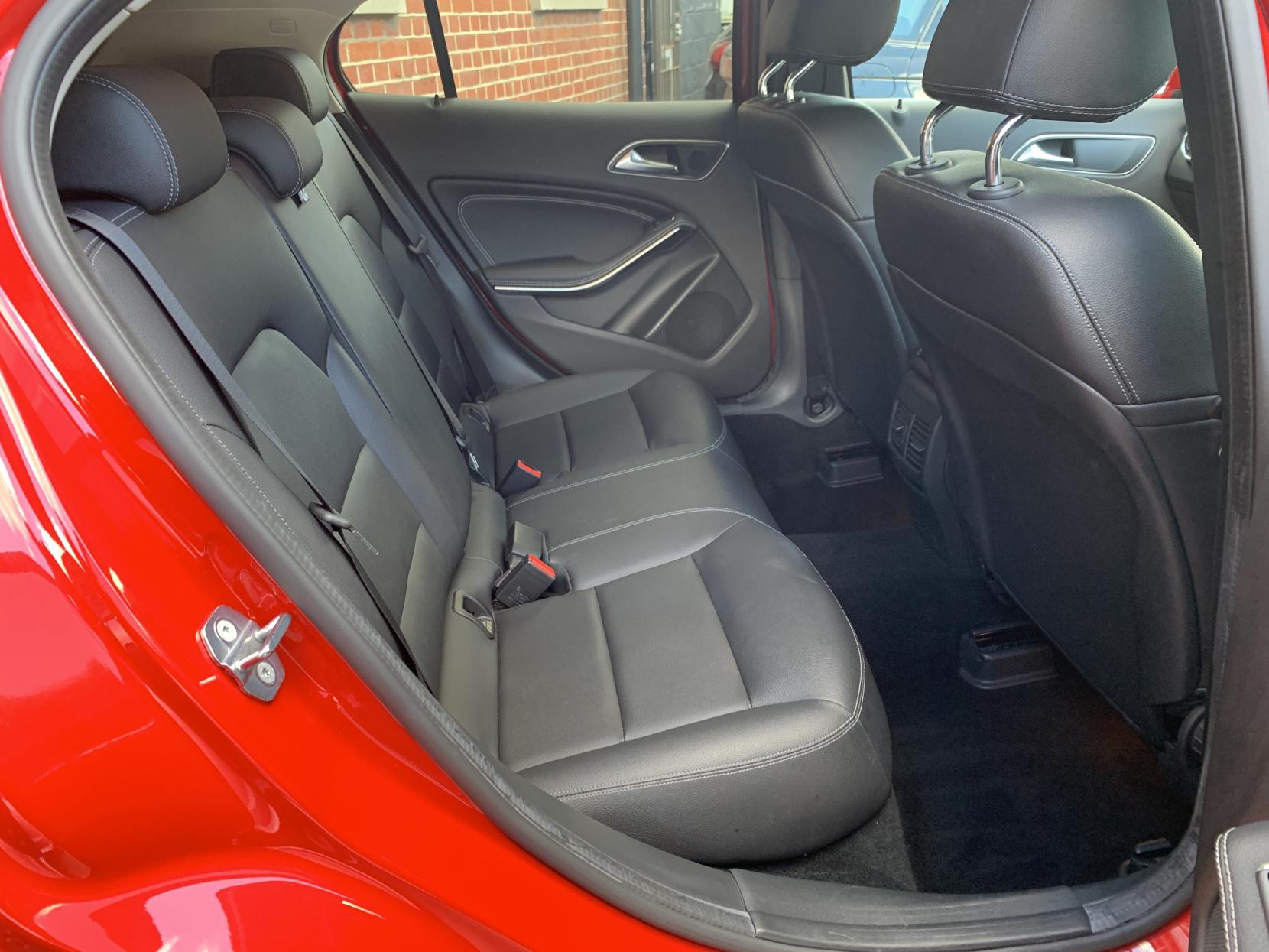 Mercedes-Benz GLA 1.6 GLA200 Sport (Executive) SUV 5dr Petrol 7G-DCT Euro 6 (s/s) (156 ps)