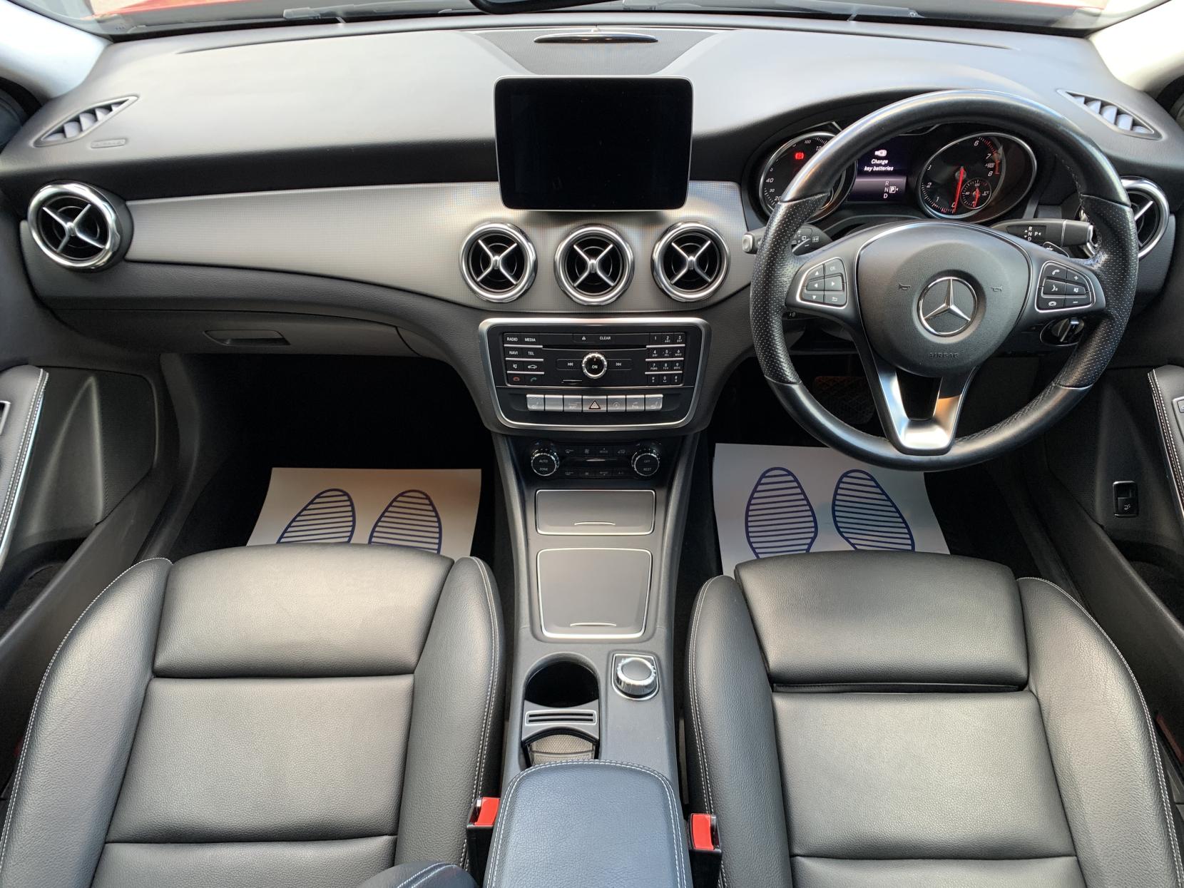 Mercedes-Benz GLA 1.6 GLA200 Sport (Executive) SUV 5dr Petrol 7G-DCT Euro 6 (s/s) (156 ps)