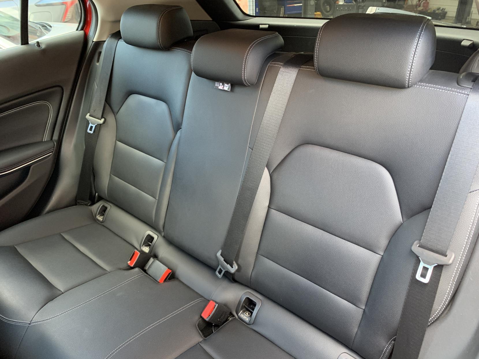 Mercedes-Benz GLA 1.6 GLA200 Sport (Executive) SUV 5dr Petrol 7G-DCT Euro 6 (s/s) (156 ps)