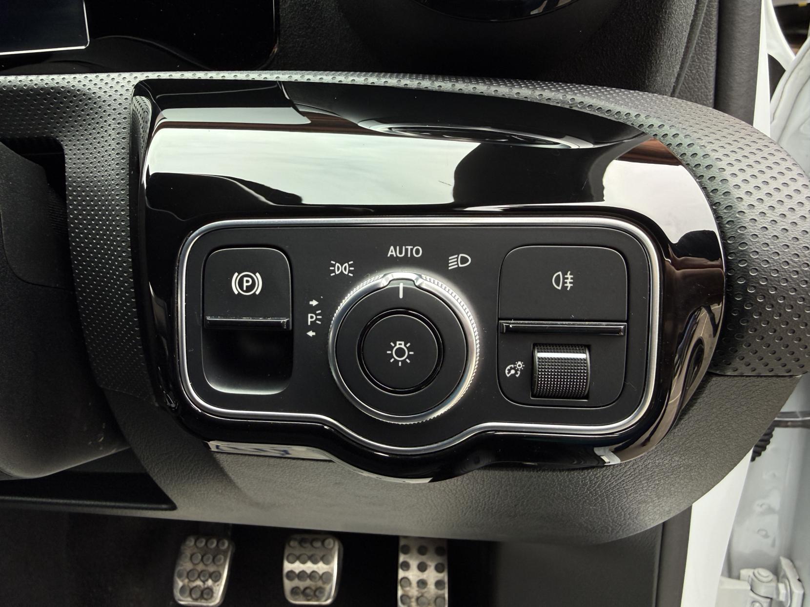 Mercedes-Benz A Class 1.3 A200 AMG Line Hatchback 5dr Petrol Manual Euro 6 (s/s) (163 ps)