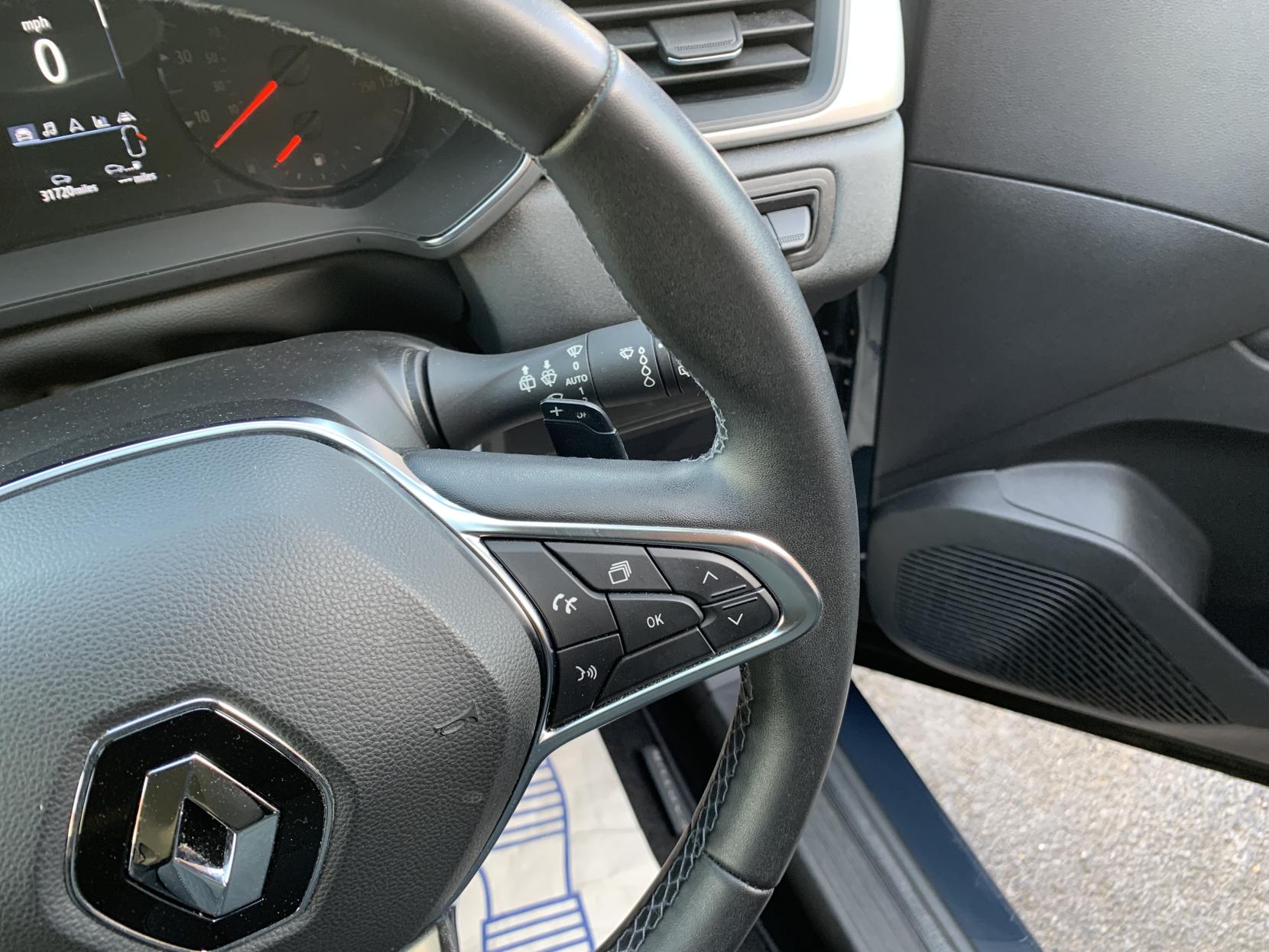 Renault Captur 1.3 TCe Iconic SUV 5dr Petrol EDC Euro 6 (s/s) (140 ps)