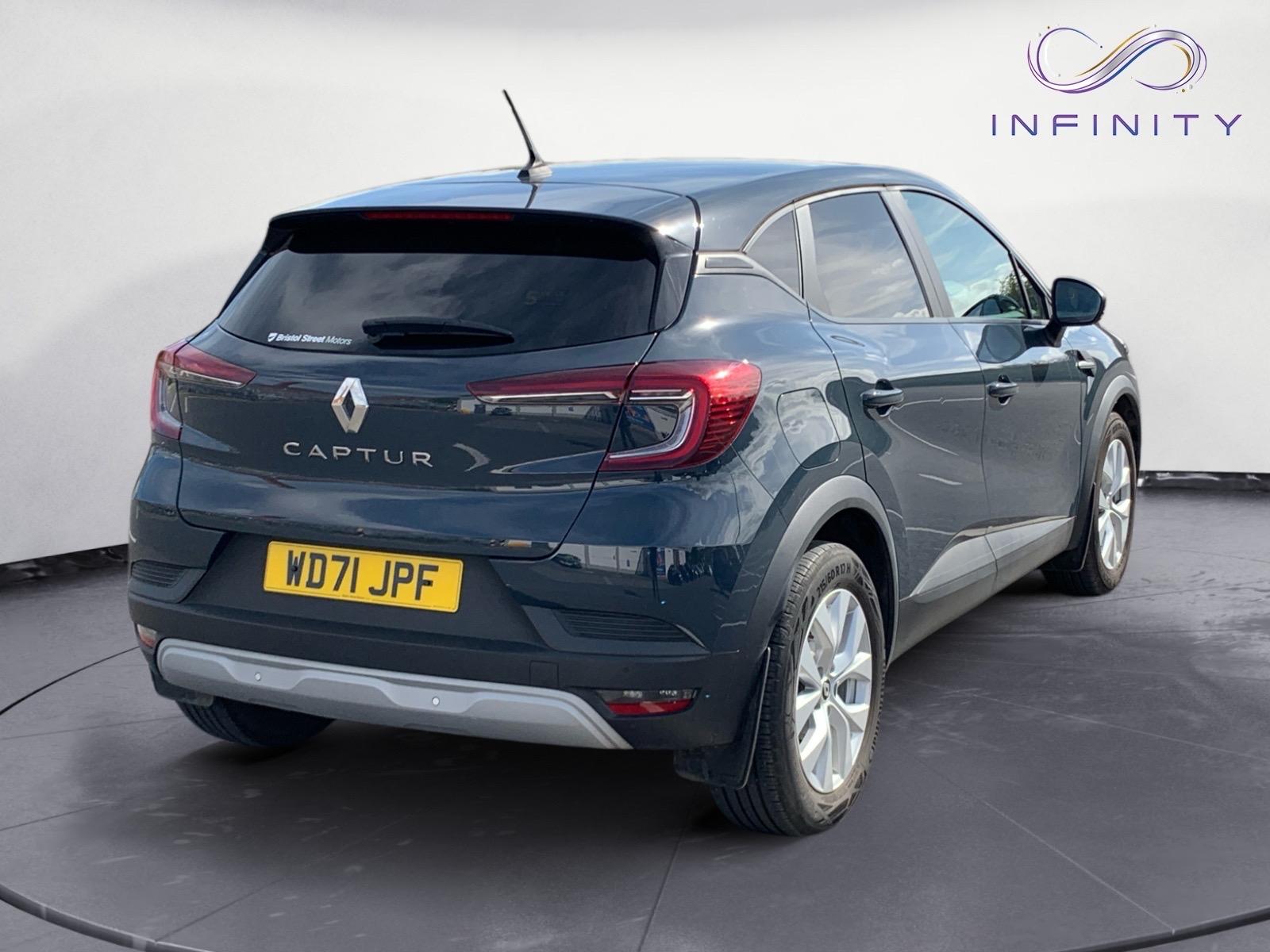 Renault Captur 1.3 TCe Iconic SUV 5dr Petrol EDC Euro 6 (s/s) (140 ps)