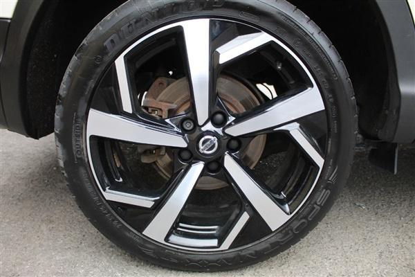 Nissan Qashqai 1.6 dCi Tekna SUV 5dr Diesel XTRON Euro 6 (s/s) (130 ps)