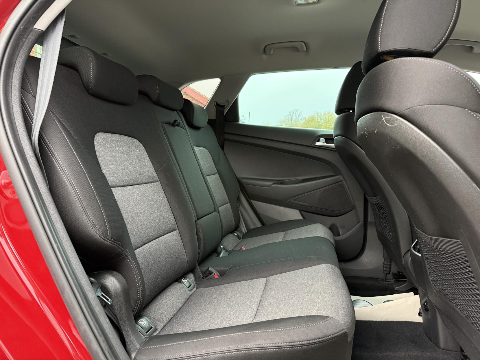 Hyundai TUCSON 1.6 GDi SE Nav SUV 5dr Petrol Manual Euro 6 (s/s) (132 ps)