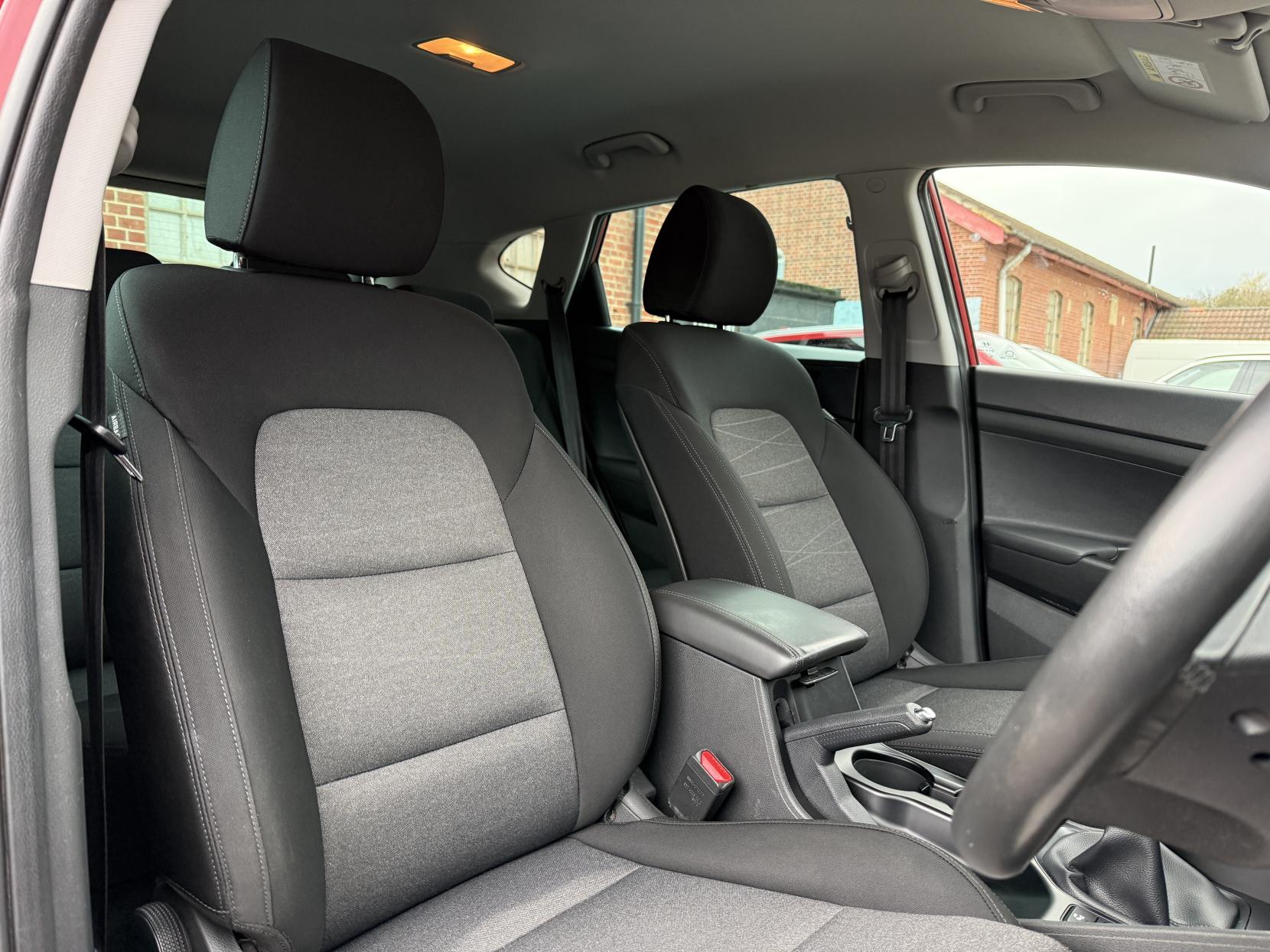 Hyundai TUCSON 1.6 GDi SE Nav SUV 5dr Petrol Manual Euro 6 (s/s) (132 ps)