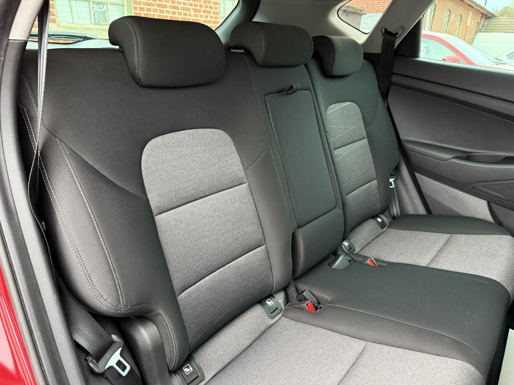 Hyundai TUCSON 1.6 GDi SE Nav SUV 5dr Petrol Manual Euro 6 (s/s) (132 ps)