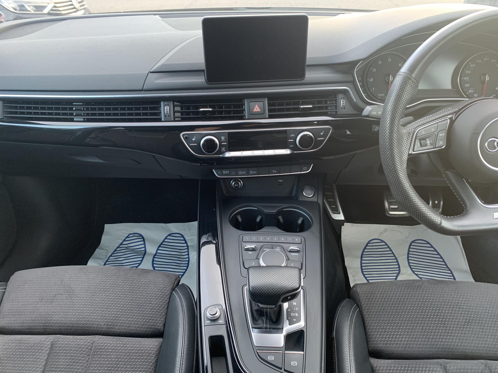 Audi A5 2.0 TFSI 35 Black Edition Sportback 5dr Petrol S Tronic Euro 6 (s/s) (150 ps)