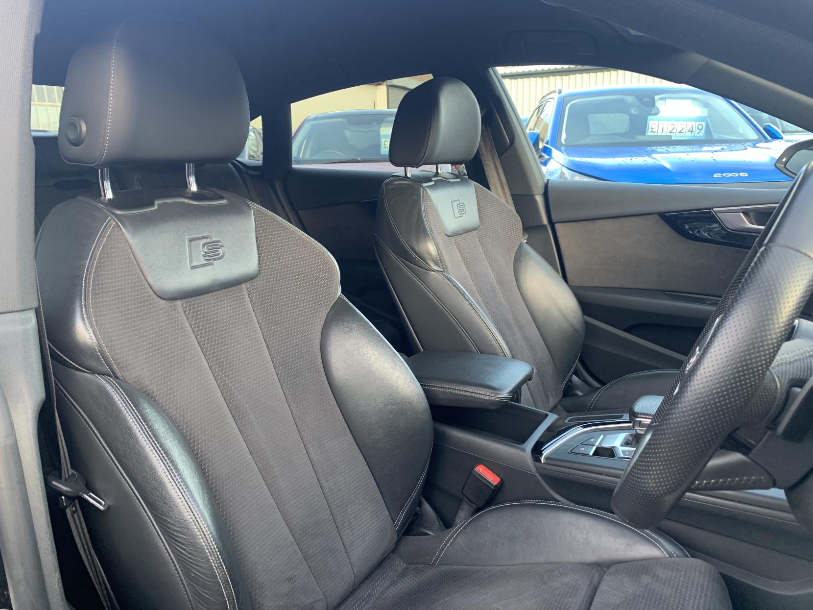 Audi A5 2.0 TFSI 35 Black Edition Sportback 5dr Petrol S Tronic Euro 6 (s/s) (150 ps)