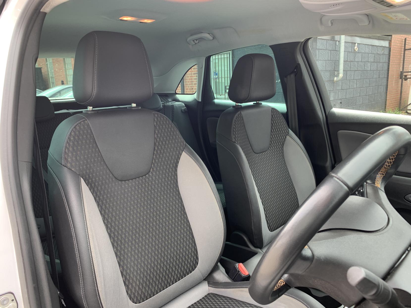 Vauxhall Crossland X 1.2 Turbo Elite Nav SUV 5dr Petrol Manual Euro 6 (s/s) (110 ps)