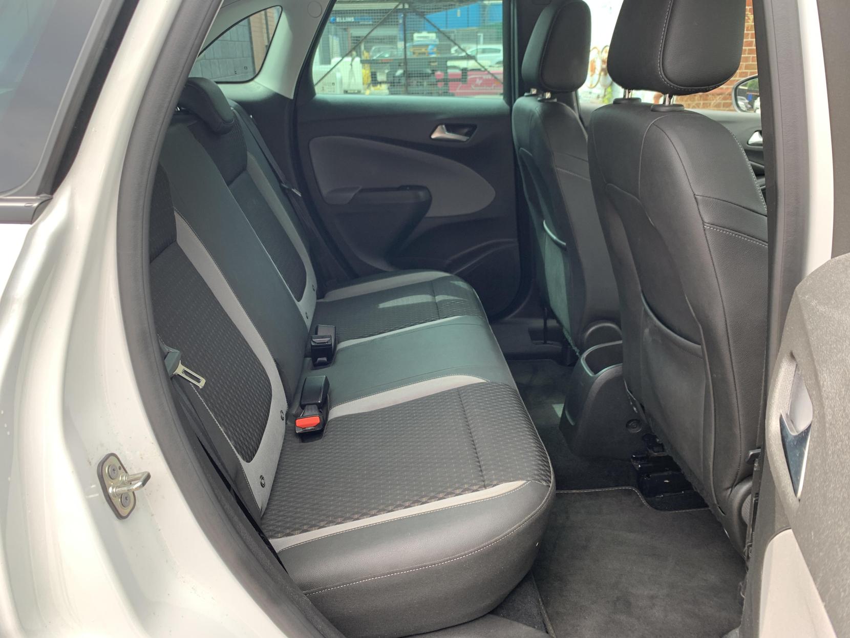 Vauxhall Crossland X 1.2 Turbo Elite Nav SUV 5dr Petrol Manual Euro 6 (s/s) (110 ps)