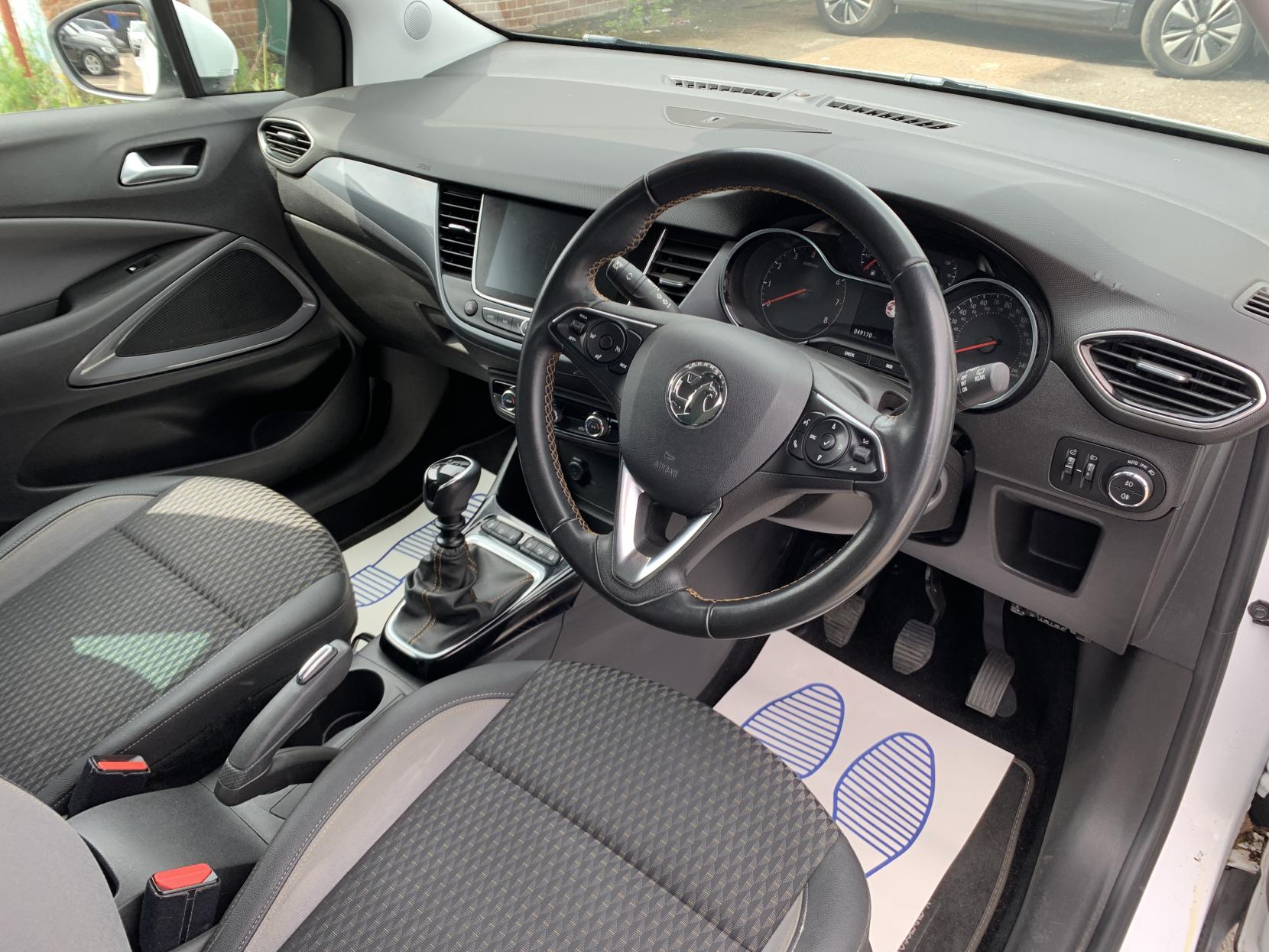 Vauxhall Crossland X 1.2 Turbo Elite Nav SUV 5dr Petrol Manual Euro 6 (s/s) (110 ps)