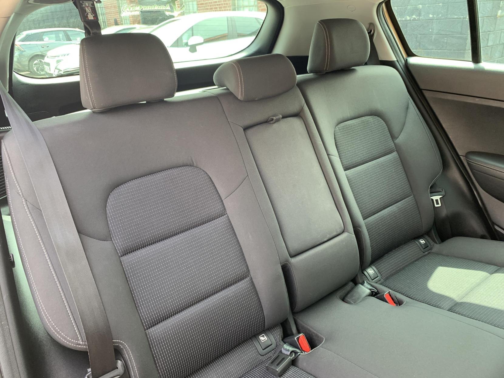 Kia Sportage 1.7 CRDi 2 SUV 5dr Diesel DCT Euro 6 (s/s) (139 bhp)
