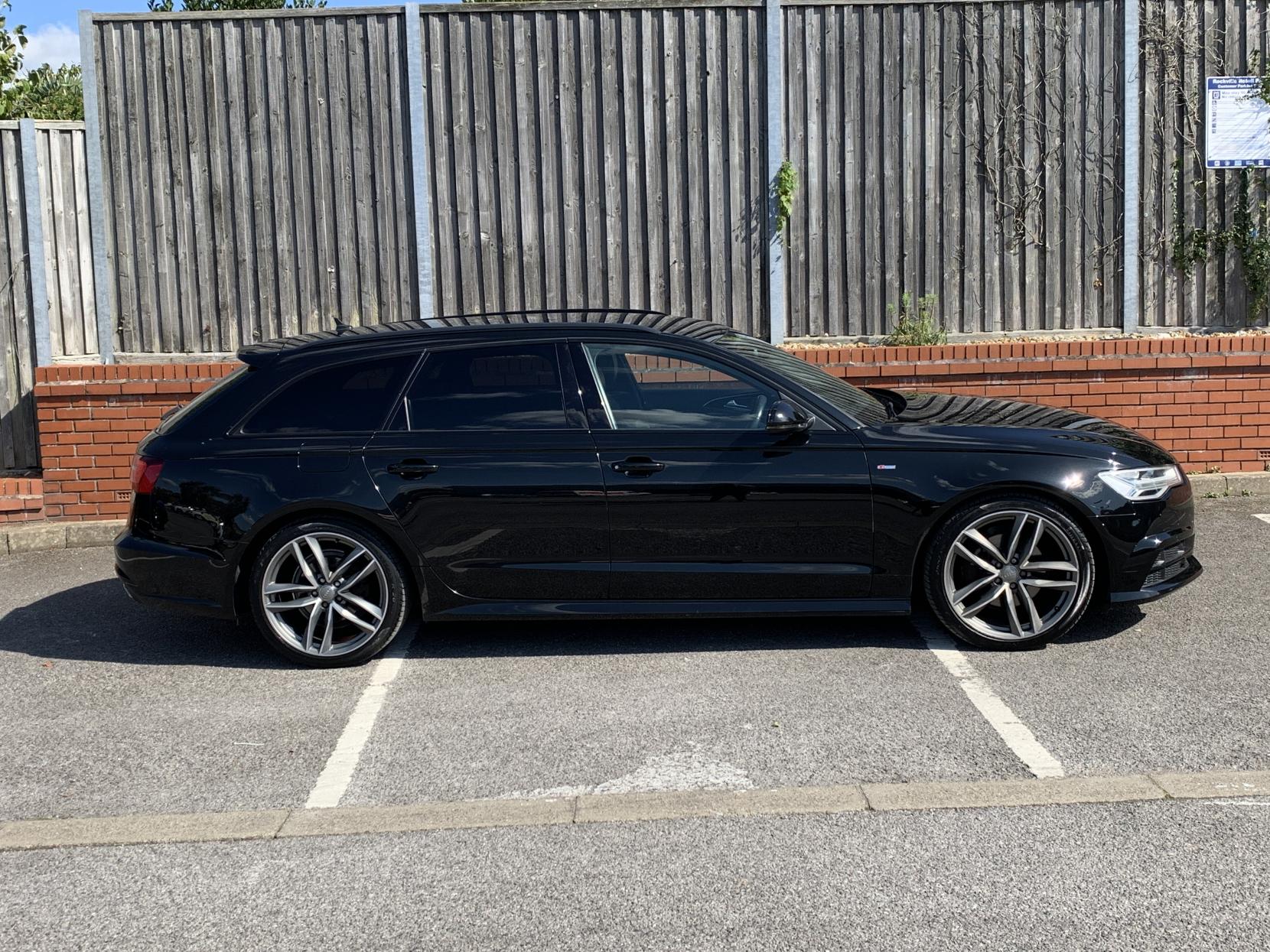 Audi A6 Avant 2.0 TDI ultra Black Edition Estate 5dr Diesel S Tronic Euro 6 (s/s) (190 ps)