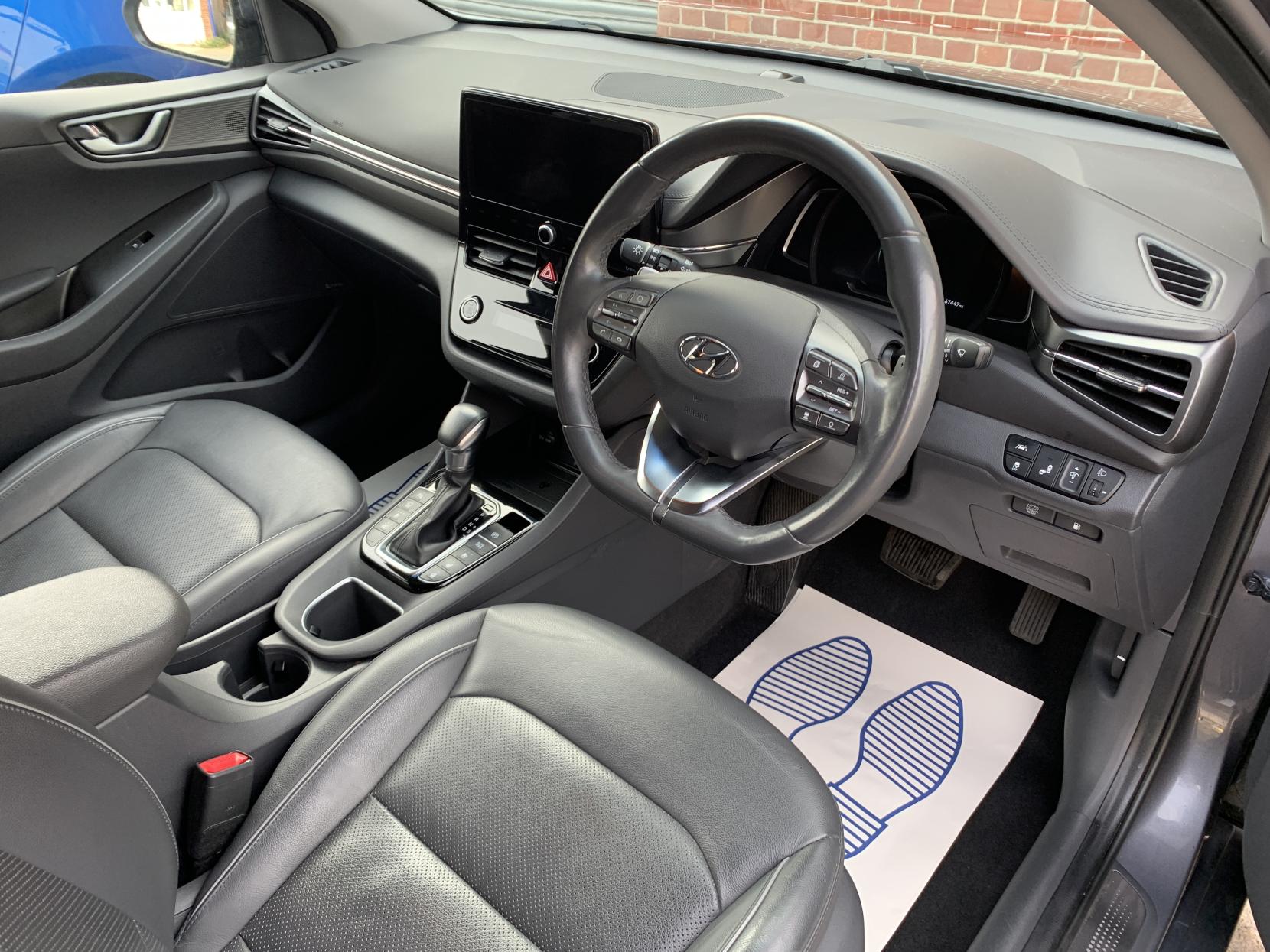 Hyundai IONIQ 1.6 h-GDi Premium SE Hatchback 5dr Petrol Hybrid DCT Euro 6 (s/s) (141 ps)