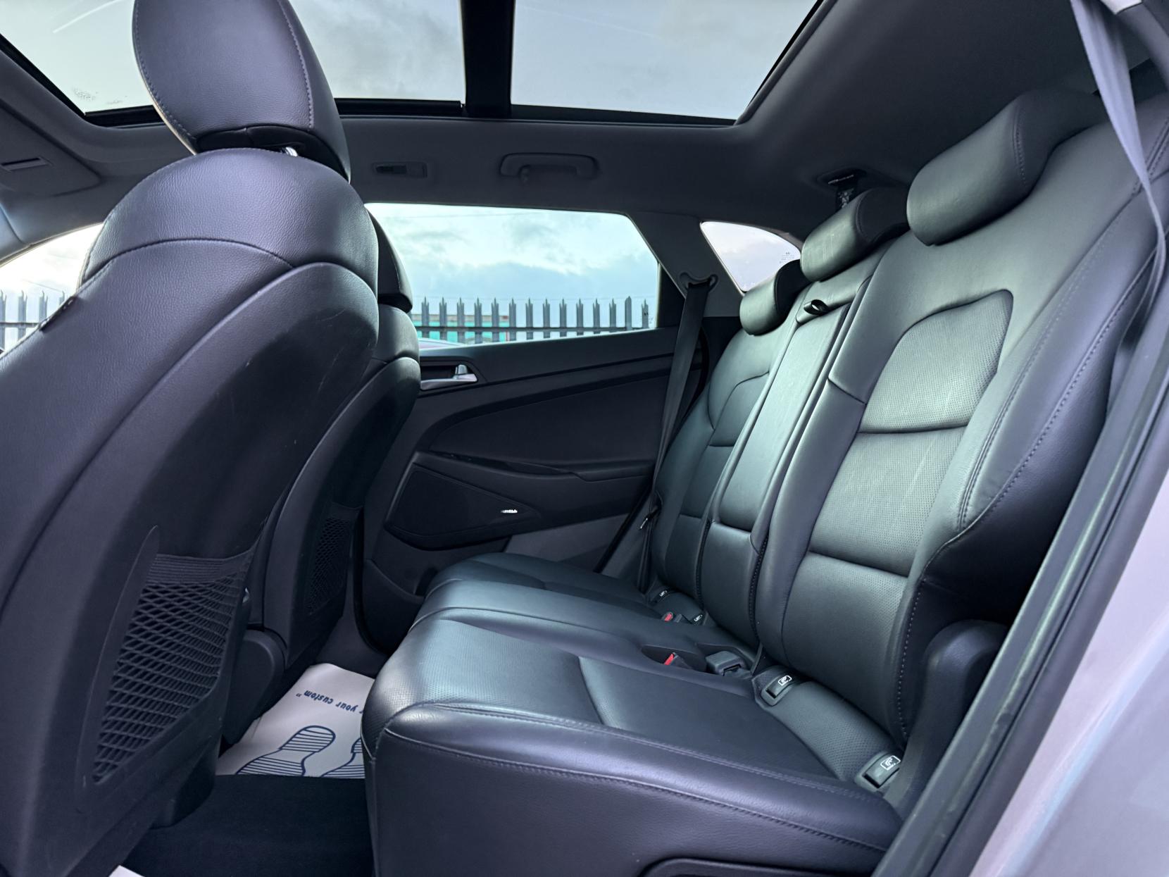 Hyundai TUCSON 2.0 CRDi Premium SE SUV 5dr Diesel Auto 4WD Euro 6 (s/s) (185 ps)