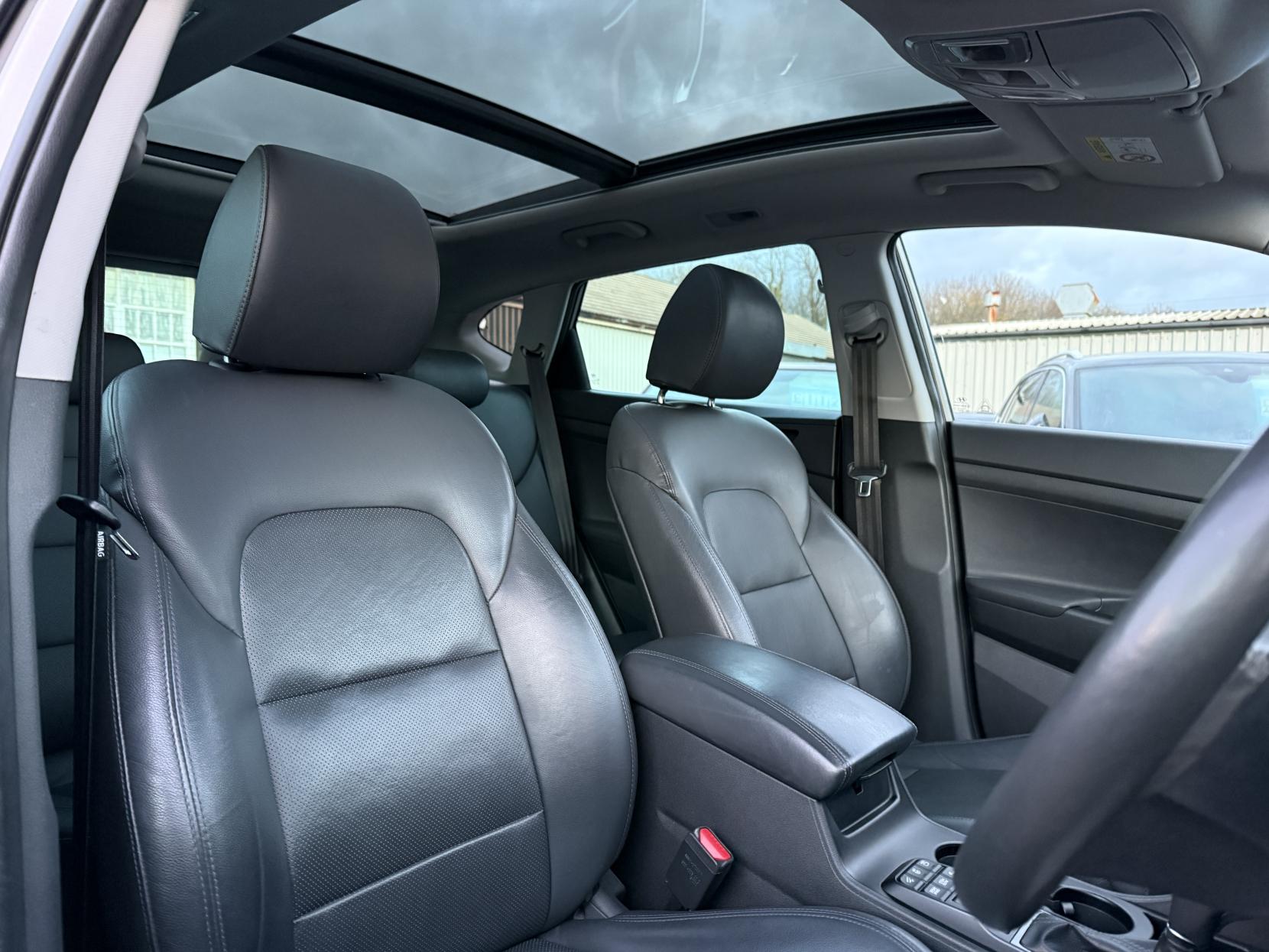 Hyundai TUCSON 2.0 CRDi Premium SE SUV 5dr Diesel Auto 4WD Euro 6 (s/s) (185 ps)