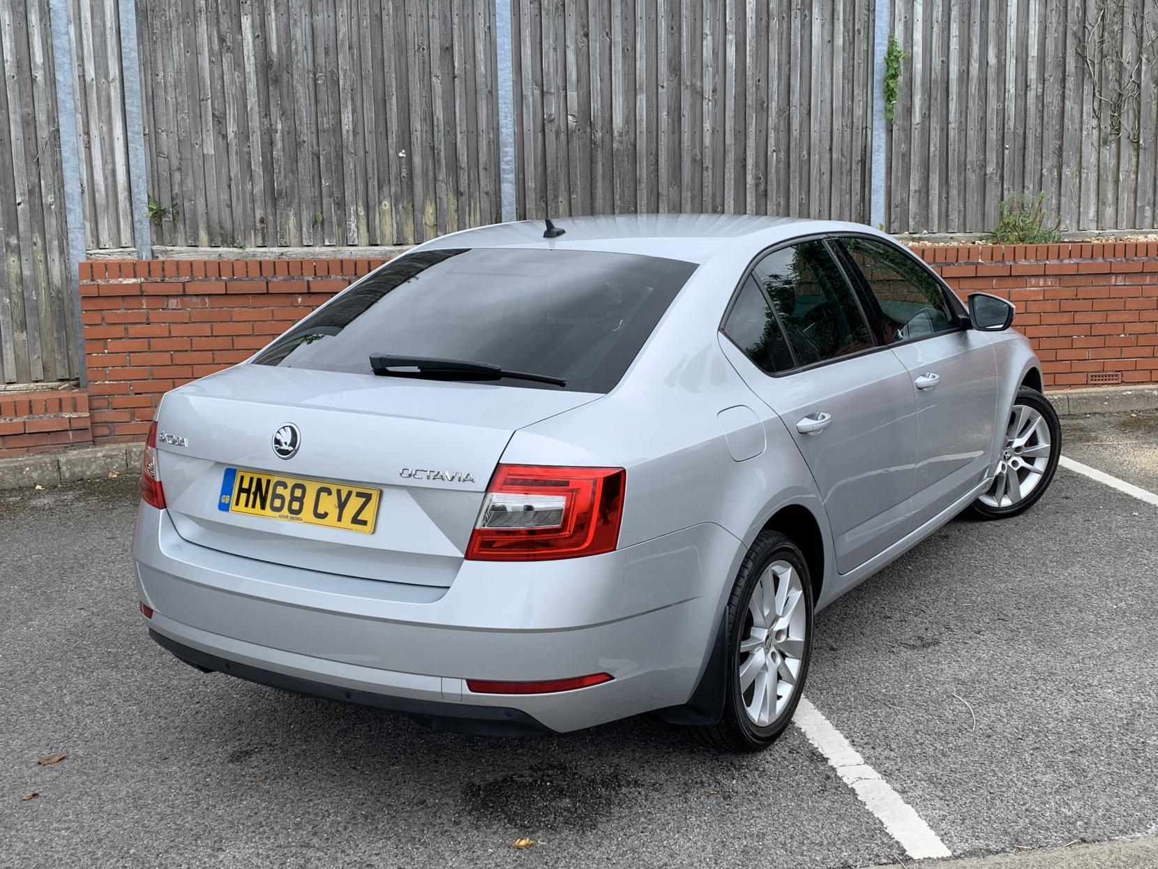 Skoda Octavia 1.6 TDI SCR SE L Hatchback 5dr Diesel Manual Euro 6 (s/s) (115 ps)