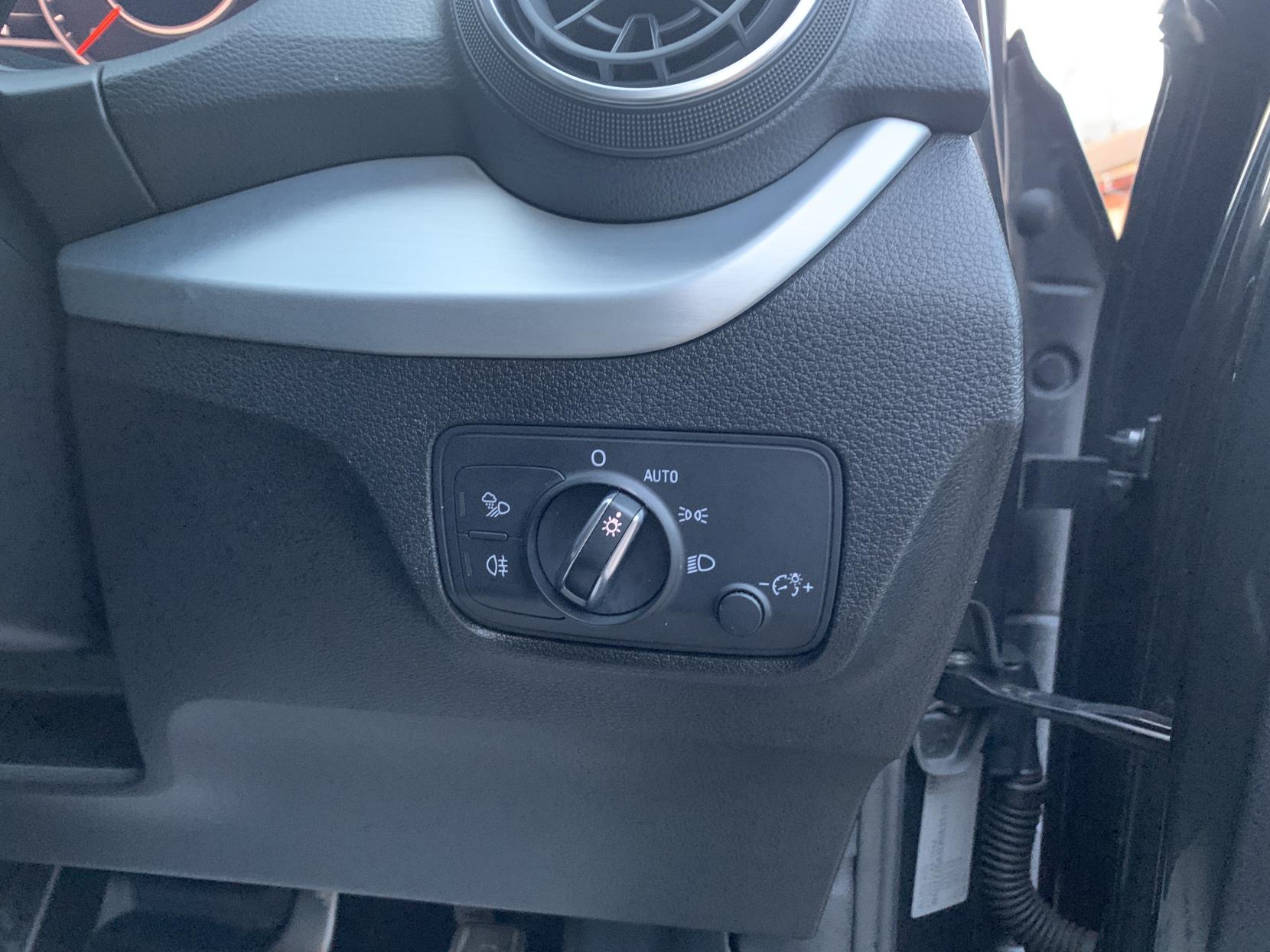 Audi Q2 1.6 TDI 30 S line SUV 5dr Diesel S Tronic Euro 6 (s/s) (116 ps)