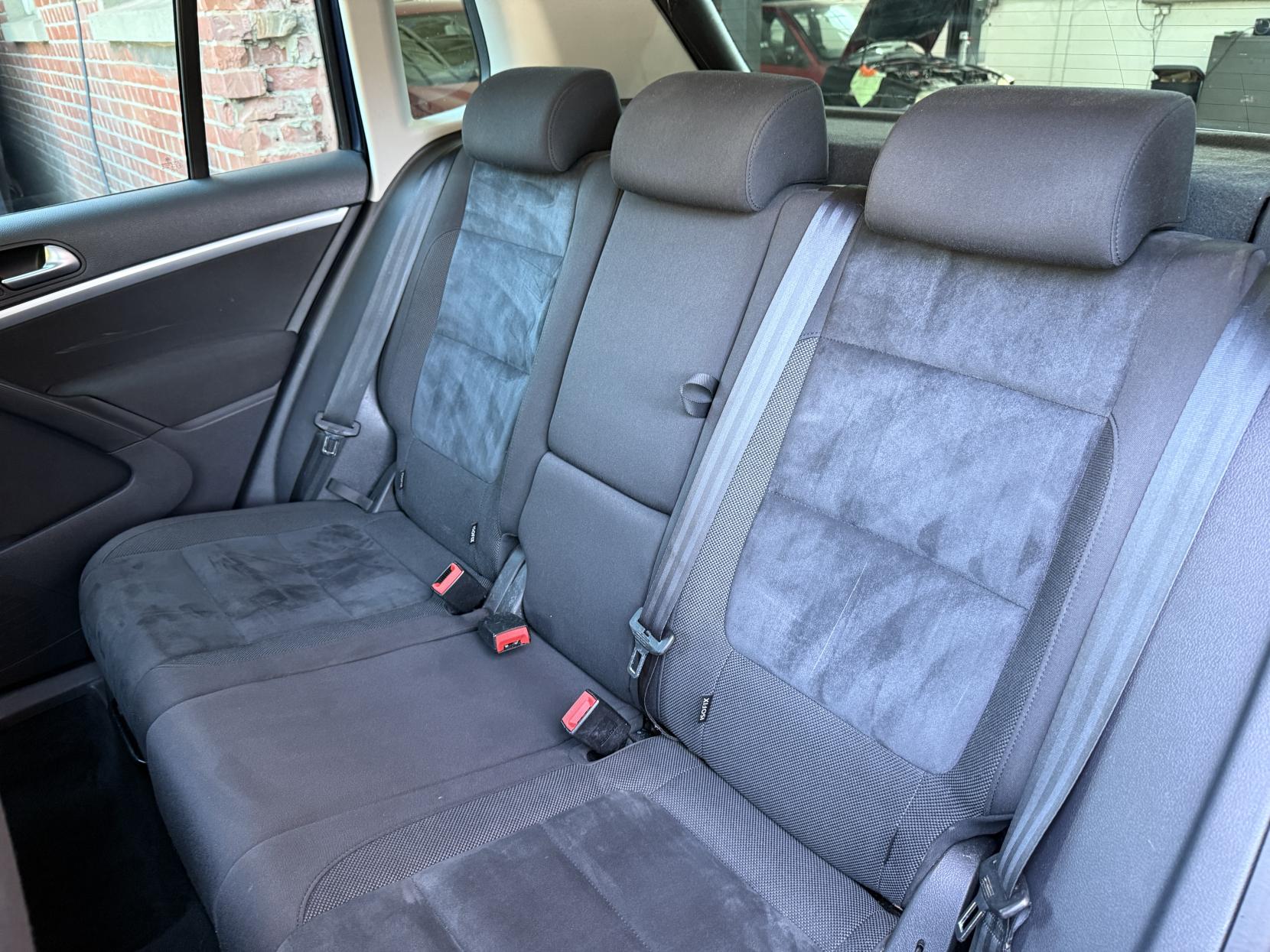 Volkswagen Tiguan 2.0 TDI BlueMotion Tech Match SUV 5dr Diesel Manual 2WD Euro 5 (s/s) (140 ps)