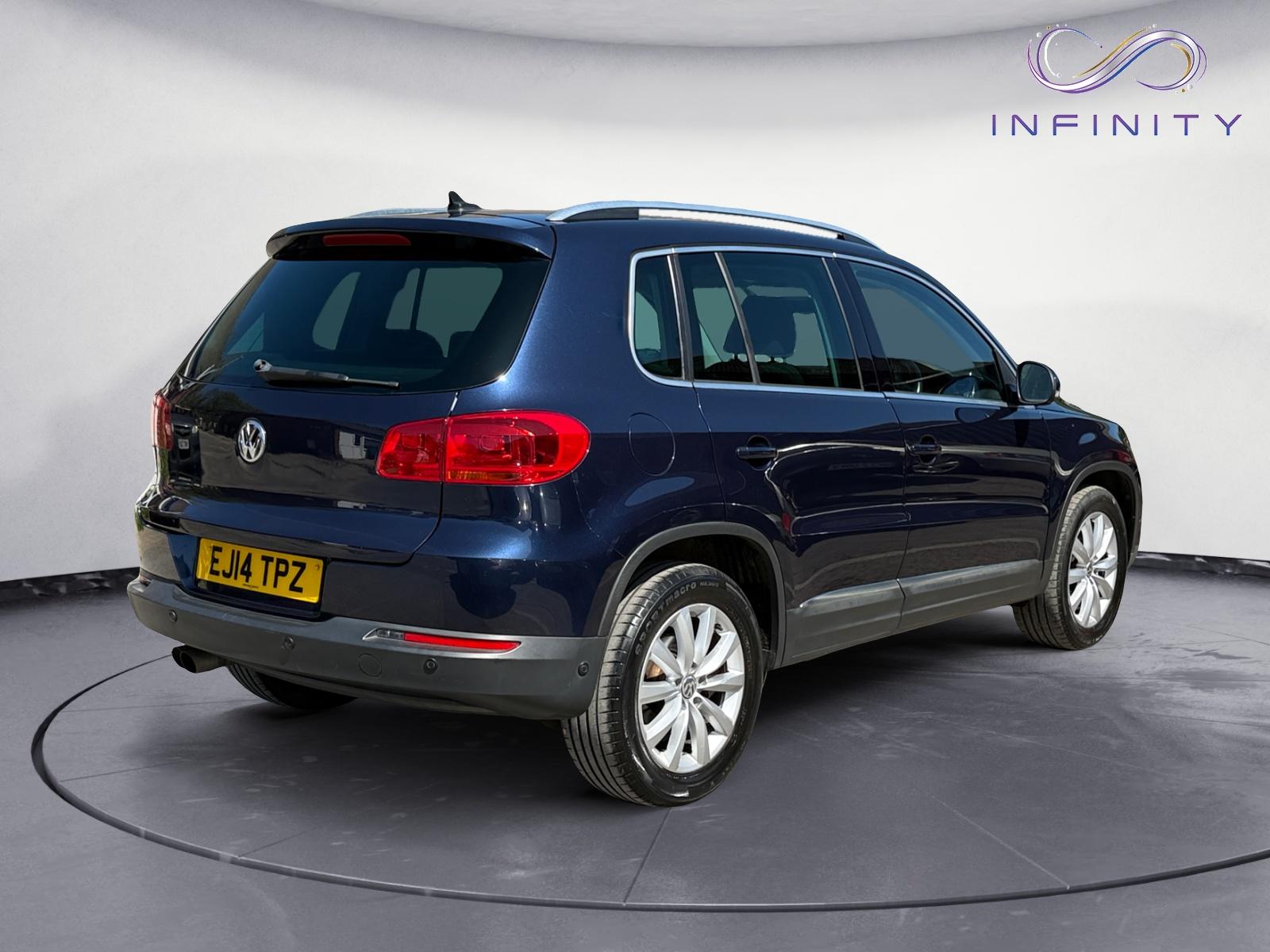 Volkswagen Tiguan 2.0 TDI BlueMotion Tech Match SUV 5dr Diesel Manual 2WD Euro 5 (s/s) (140 ps)
