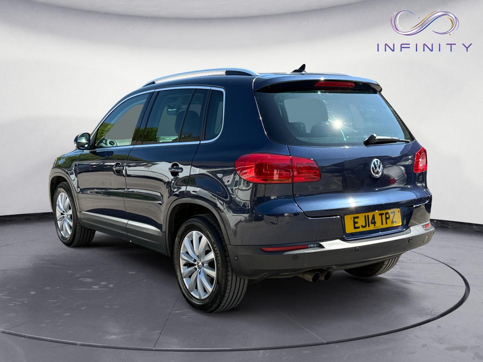 Volkswagen Tiguan 2.0 TDI BlueMotion Tech Match SUV 5dr Diesel Manual 2WD Euro 5 (s/s) (140 ps)
