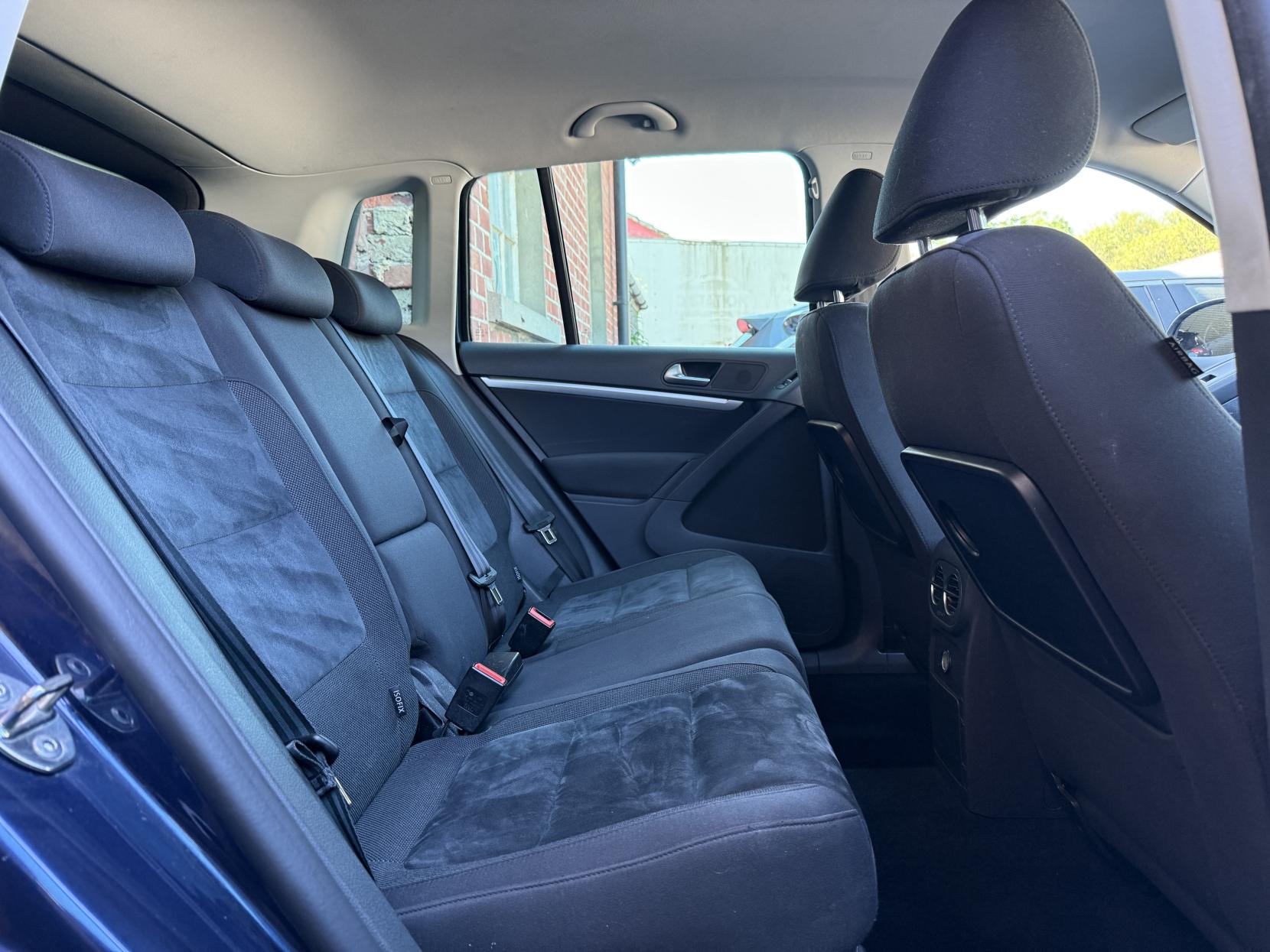 Volkswagen Tiguan 2.0 TDI BlueMotion Tech Match SUV 5dr Diesel Manual 2WD Euro 5 (s/s) (140 ps)