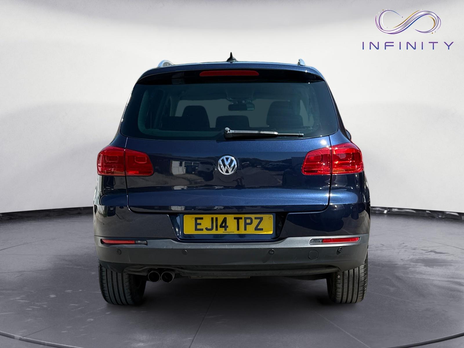 Volkswagen Tiguan 2.0 TDI BlueMotion Tech Match SUV 5dr Diesel Manual 2WD Euro 5 (s/s) (140 ps)