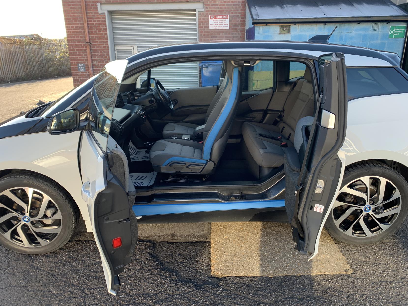 BMW i3 33kWh Hatchback 5dr Electric Auto (170 ps)