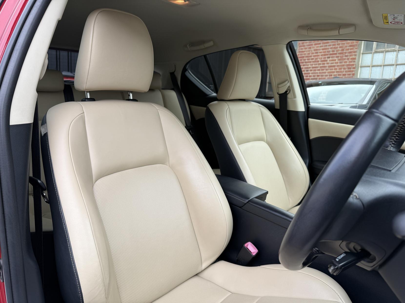Lexus CT 1.8 200h Luxury Hatchback 5dr Petrol Hybrid CVT Euro 6 (s/s) (136 ps)
