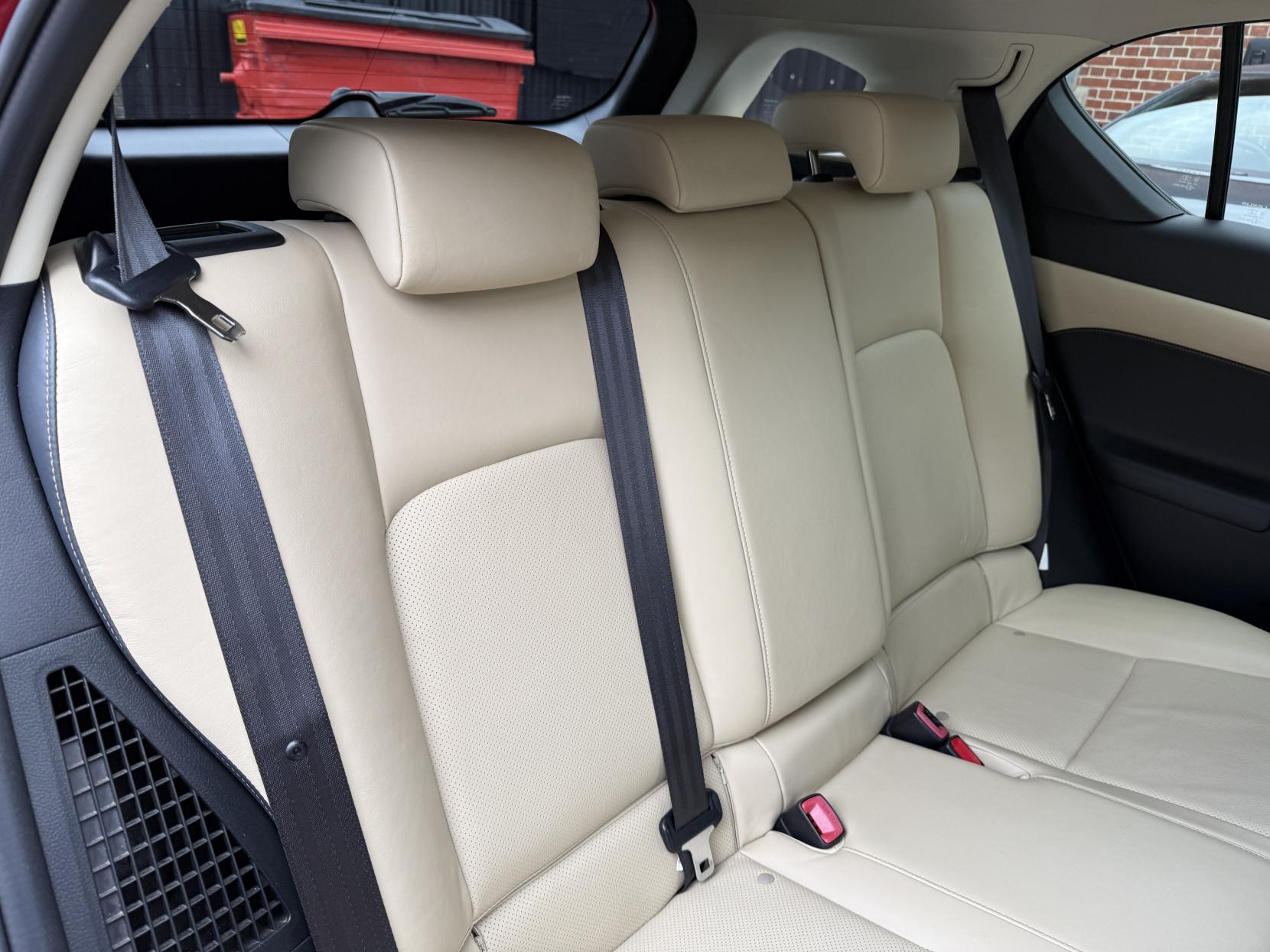Lexus CT 1.8 200h Luxury Hatchback 5dr Petrol Hybrid CVT Euro 6 (s/s) (136 ps)