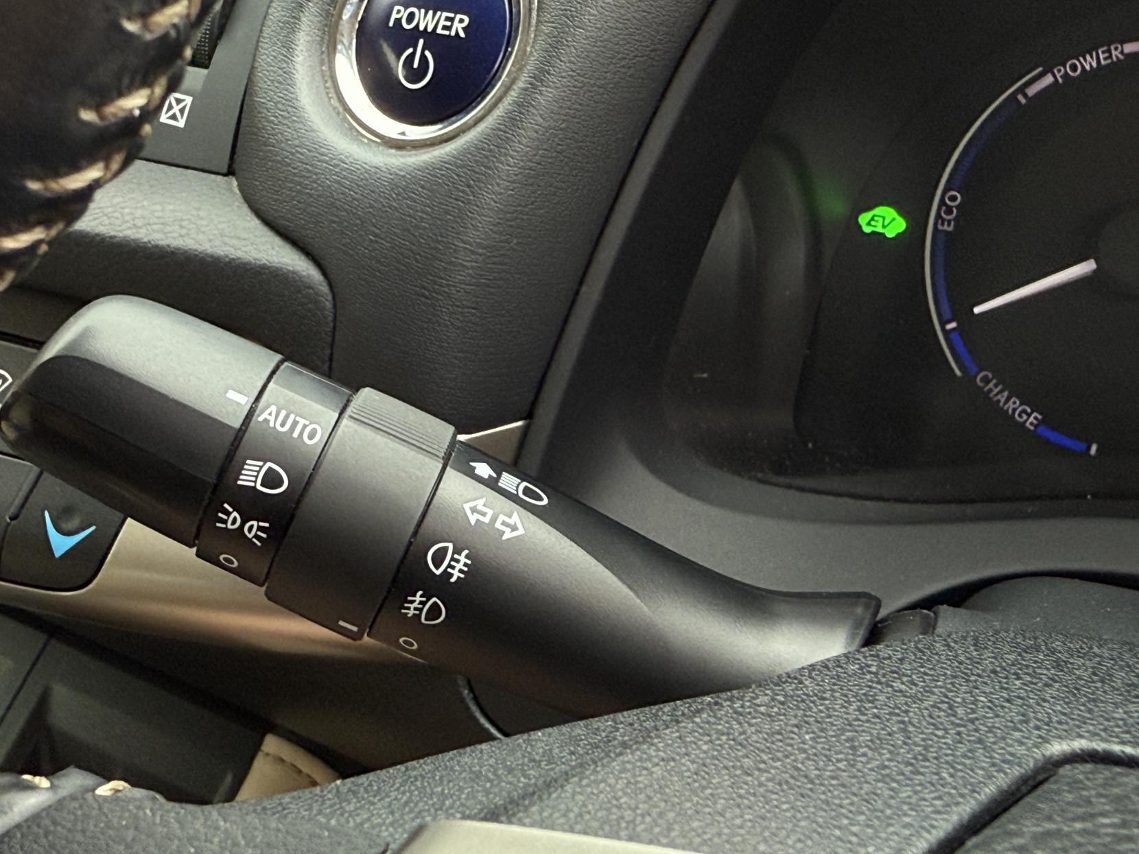 Lexus CT 1.8 200h Luxury Hatchback 5dr Petrol Hybrid CVT Euro 6 (s/s) (136 ps)