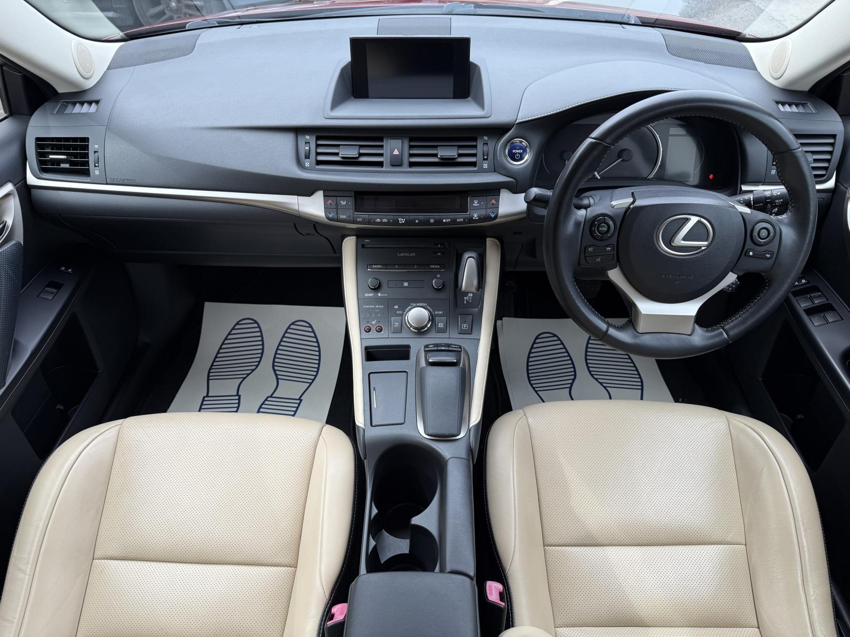 Lexus CT 1.8 200h Luxury Hatchback 5dr Petrol Hybrid CVT Euro 6 (s/s) (136 ps)